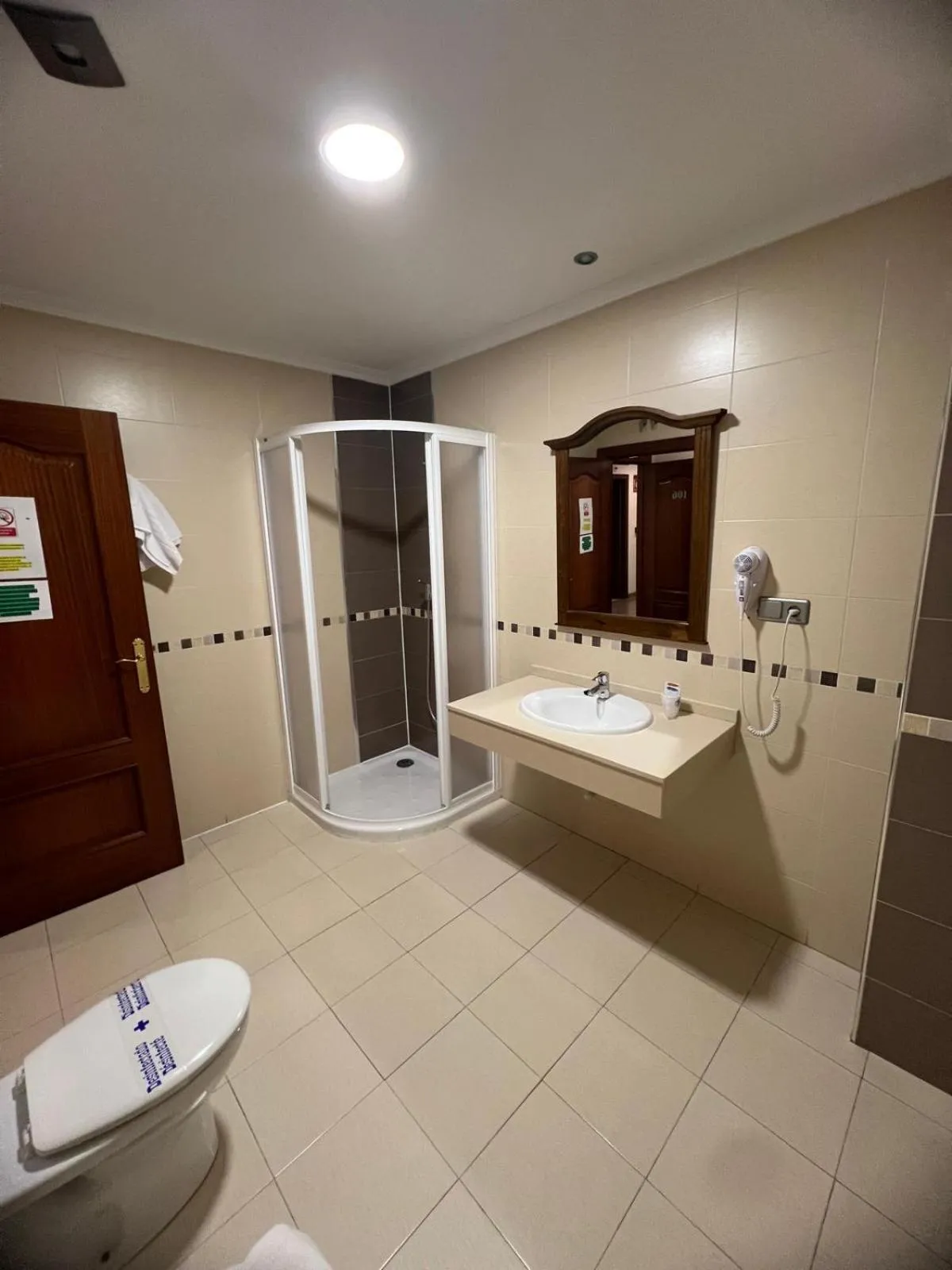 Shower in Hotel Restaurante Dama de Baza