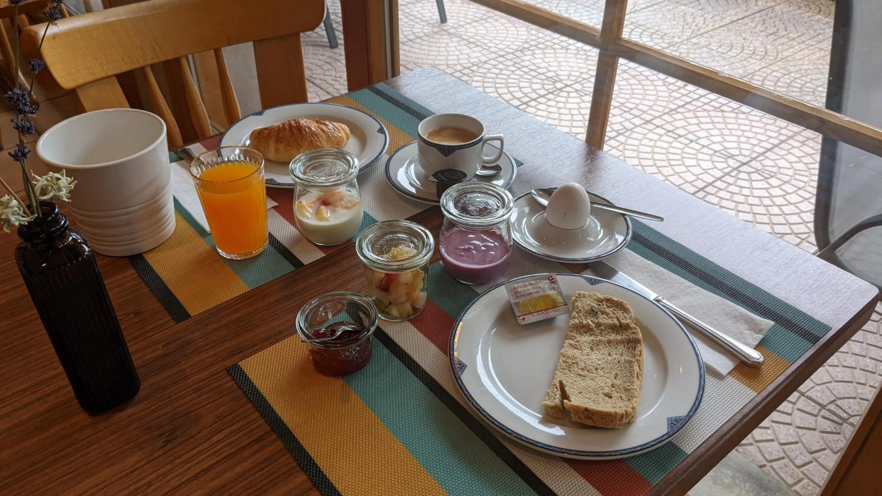 Breakfast in Hotel Beau-Séjour