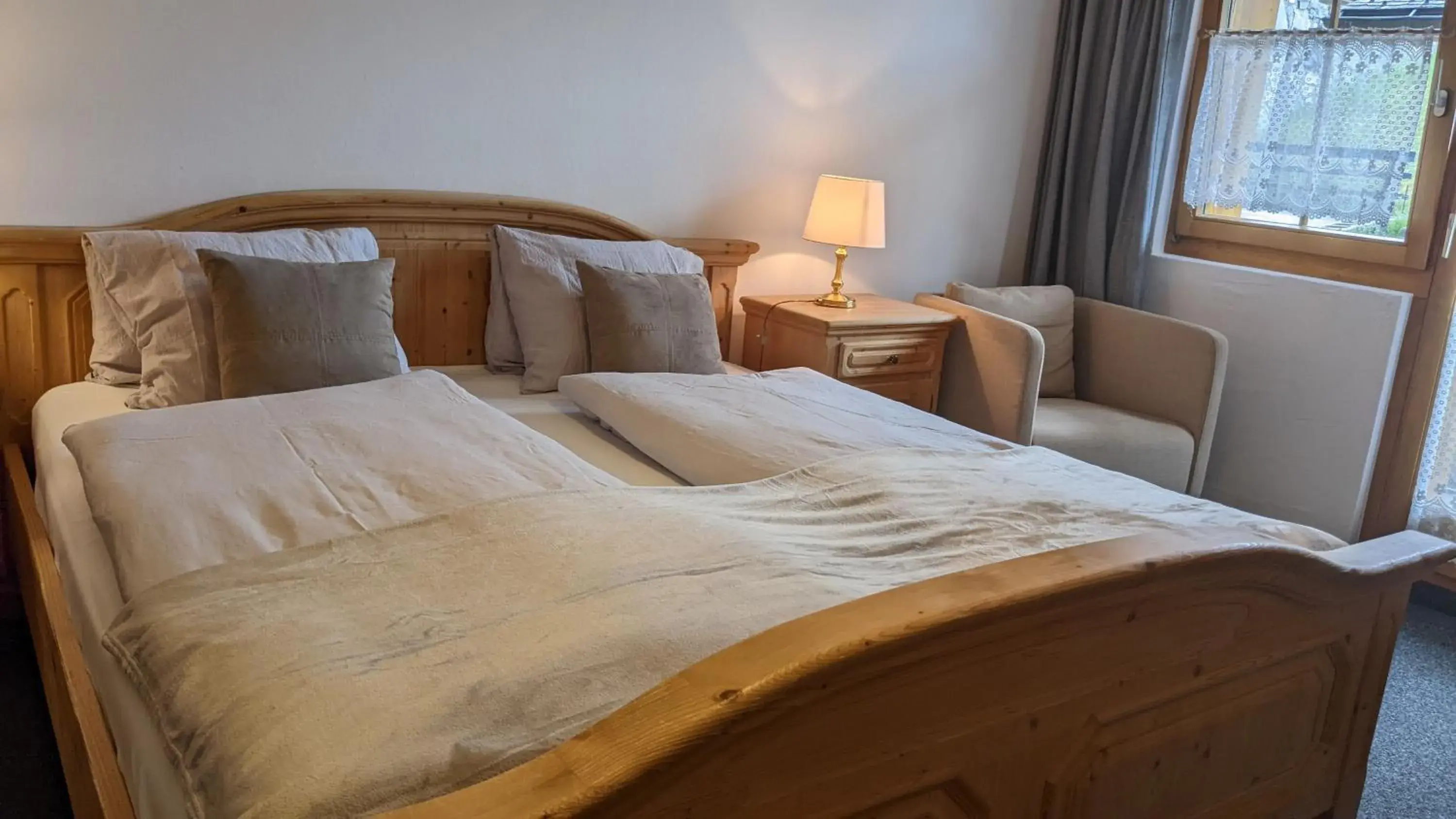 Double Room in Hotel Beau-Séjour Double Room in Hotel Beau-Séjour