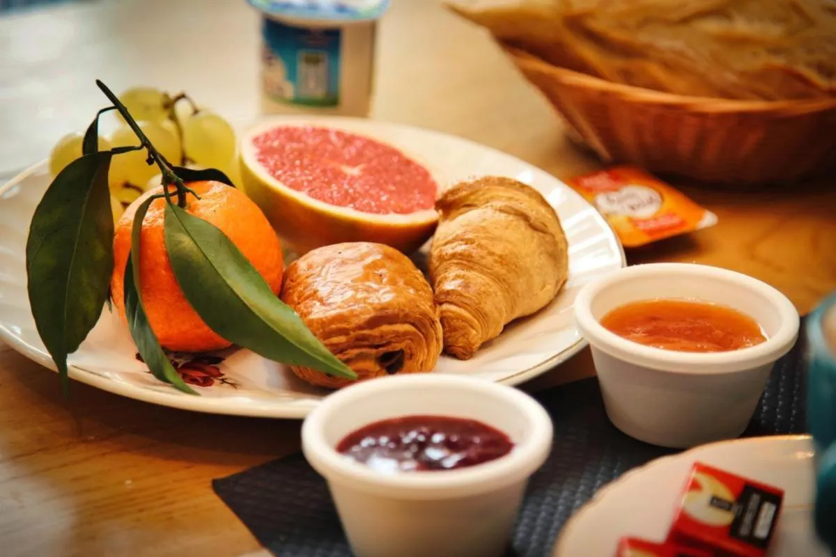 Continental breakfast in Hotel Restaurant des Maures