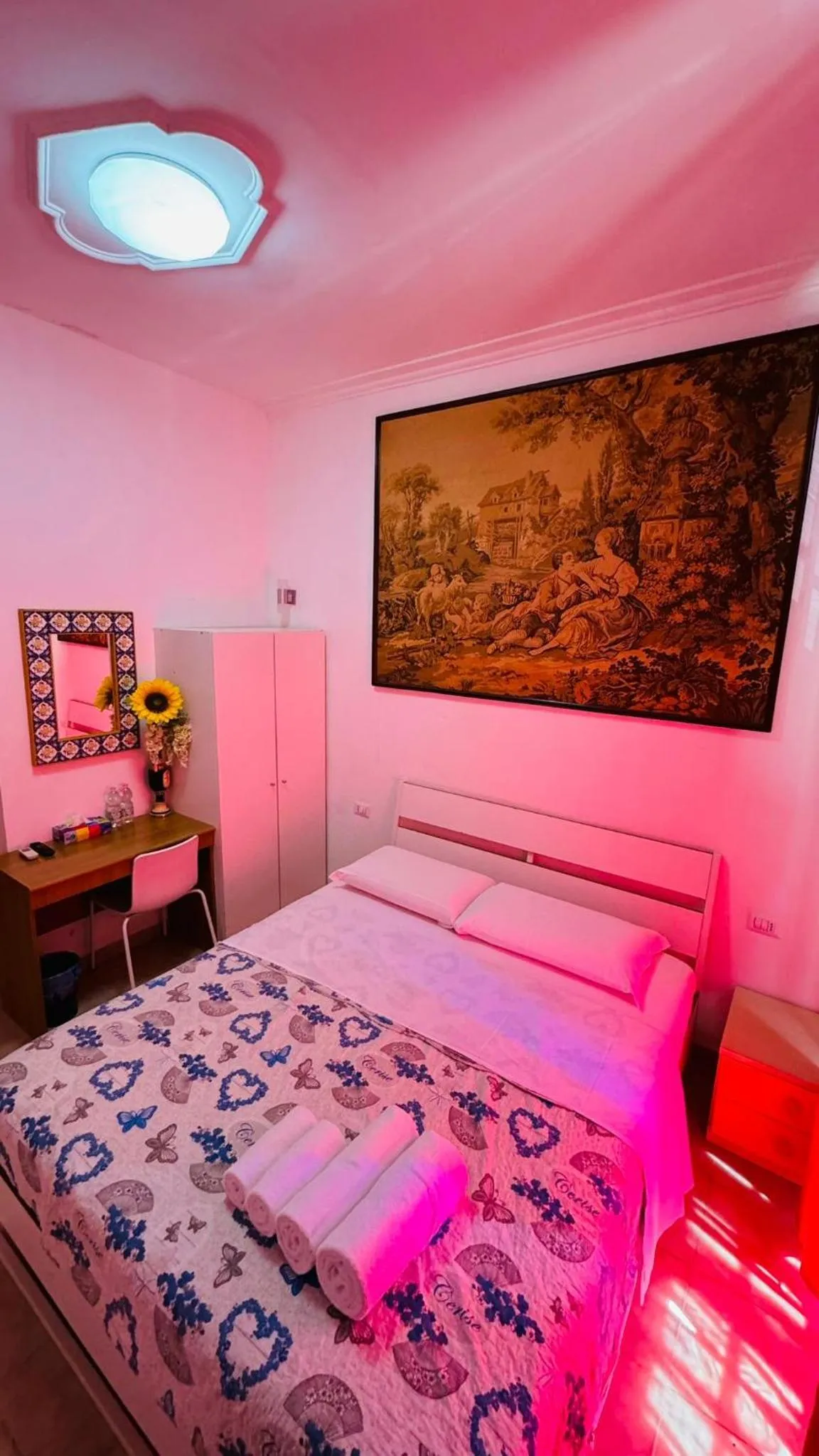 Bedroom, Bed in Gateway Residence