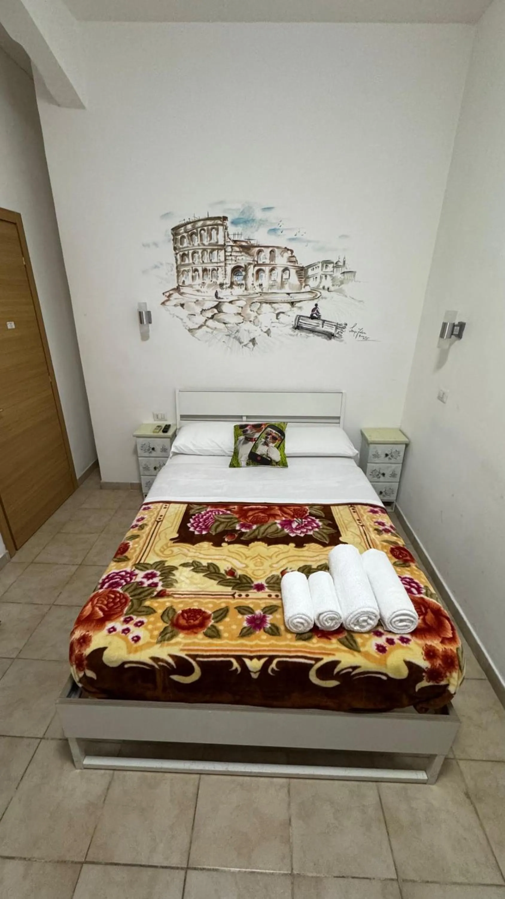 Property building, Bed in Gateway Residence