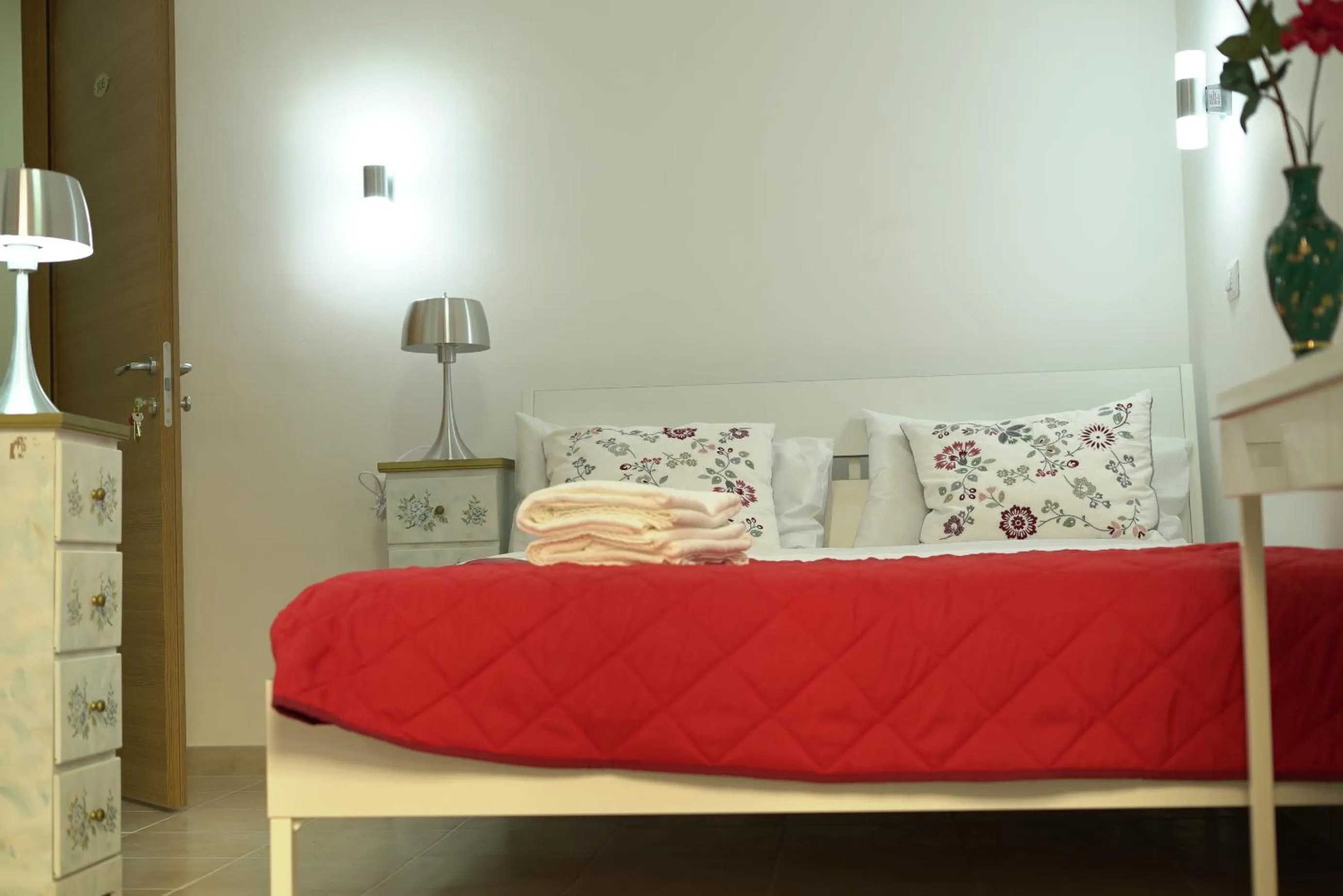 cot, Bed in Gateway Residence