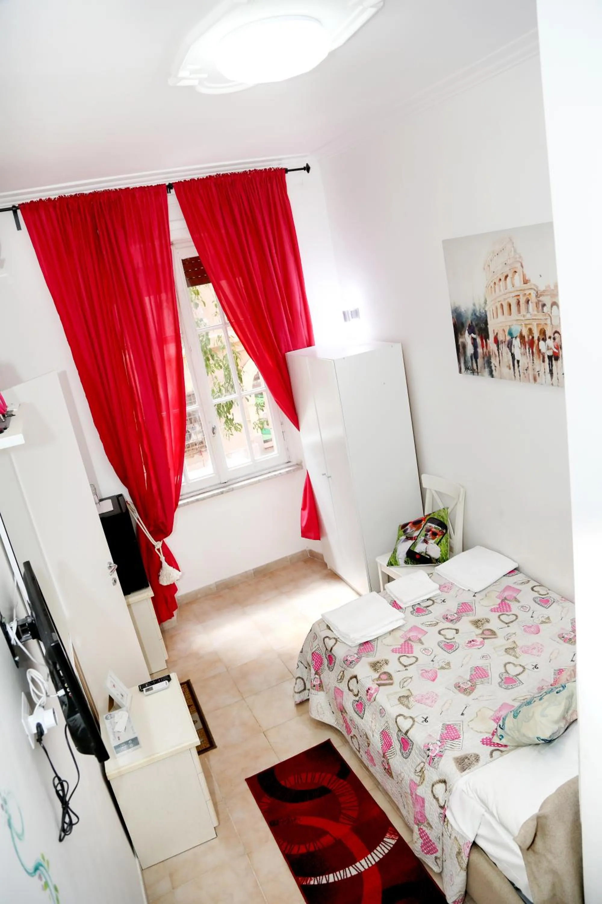 Photo of the whole room, Bed in Gateway Residence