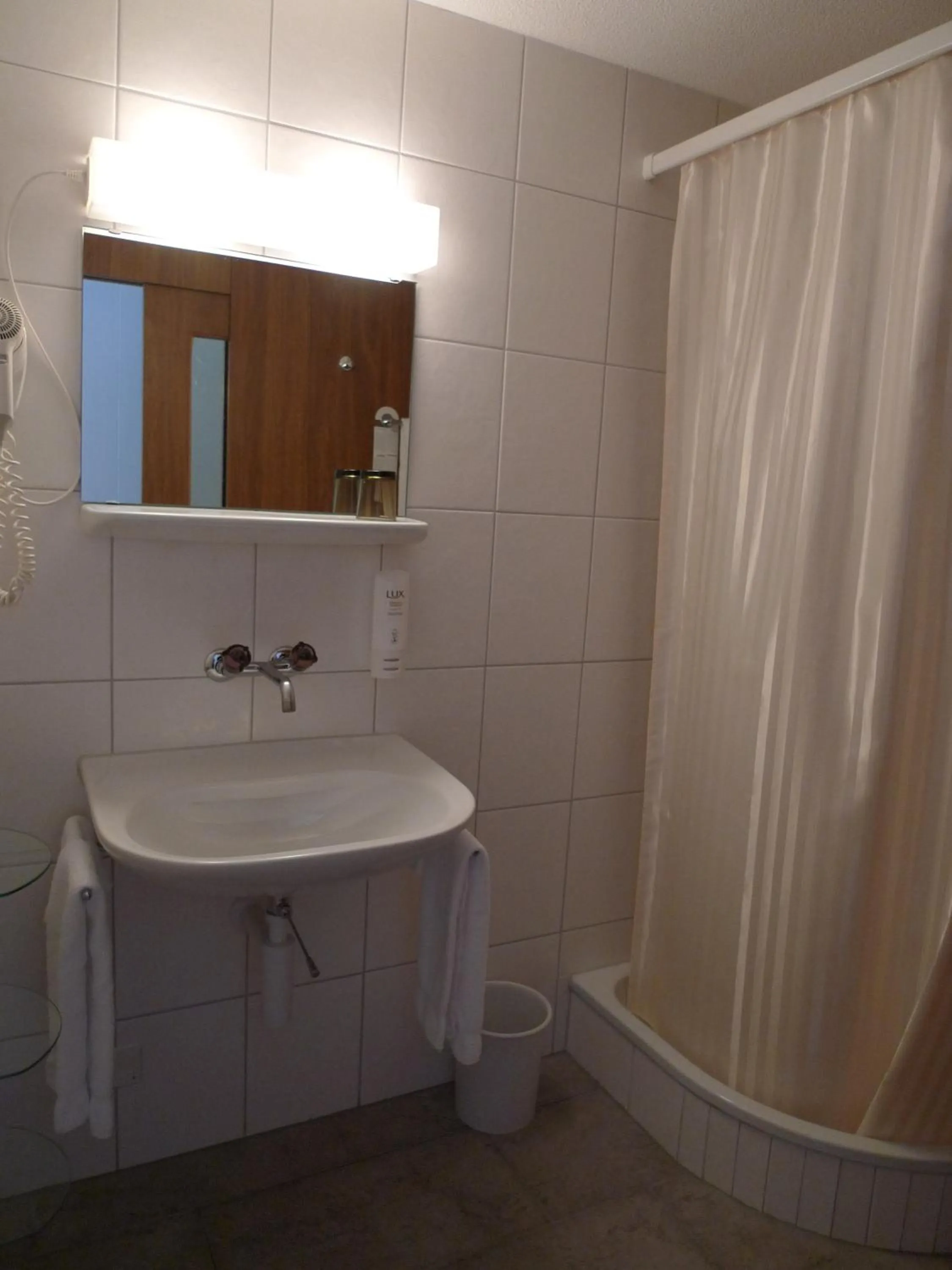 Bathroom in Hotel-Restaurant Seegarten-Marina