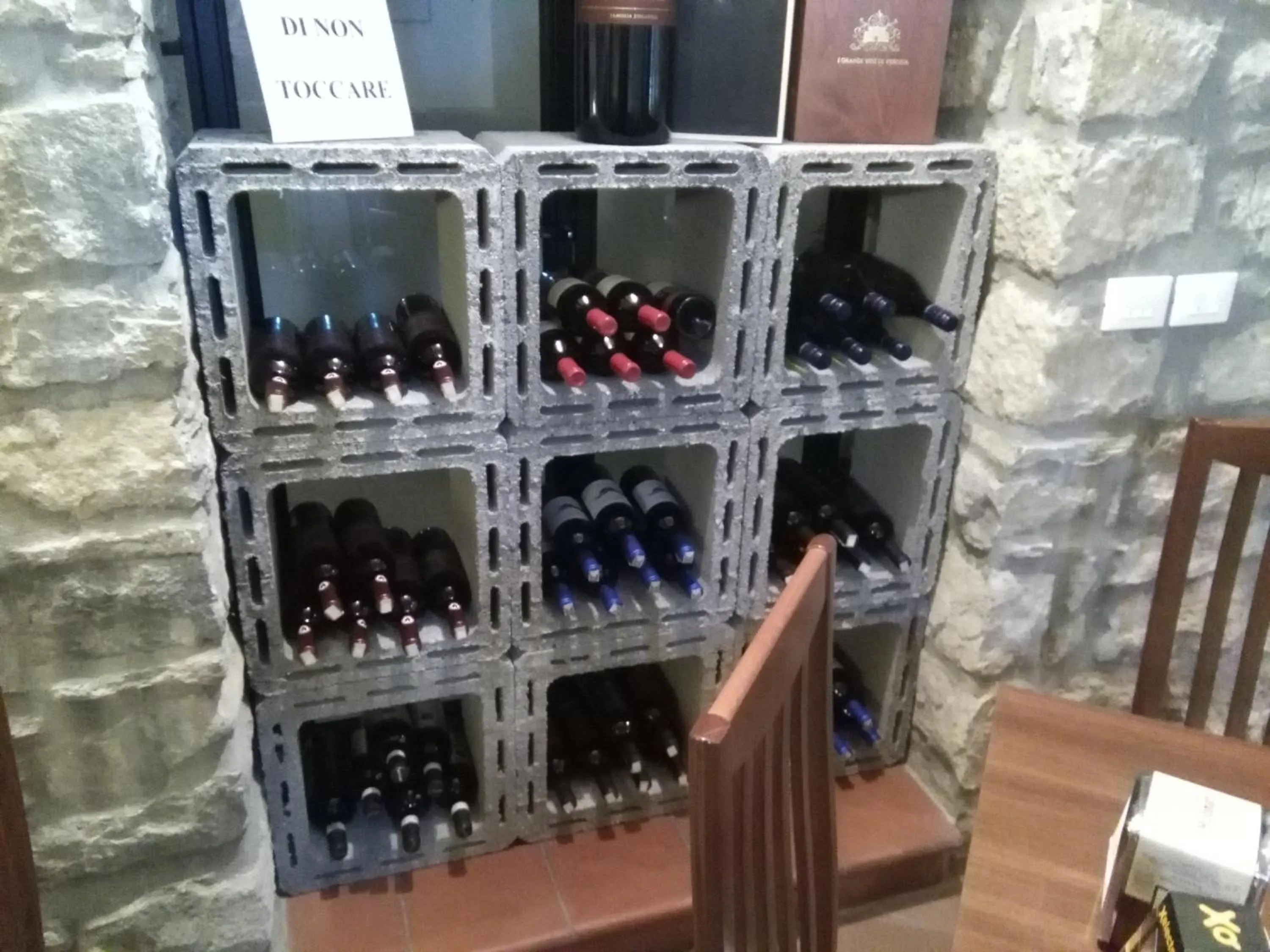 Decorative detail in Albergo Ristorante Bismantova