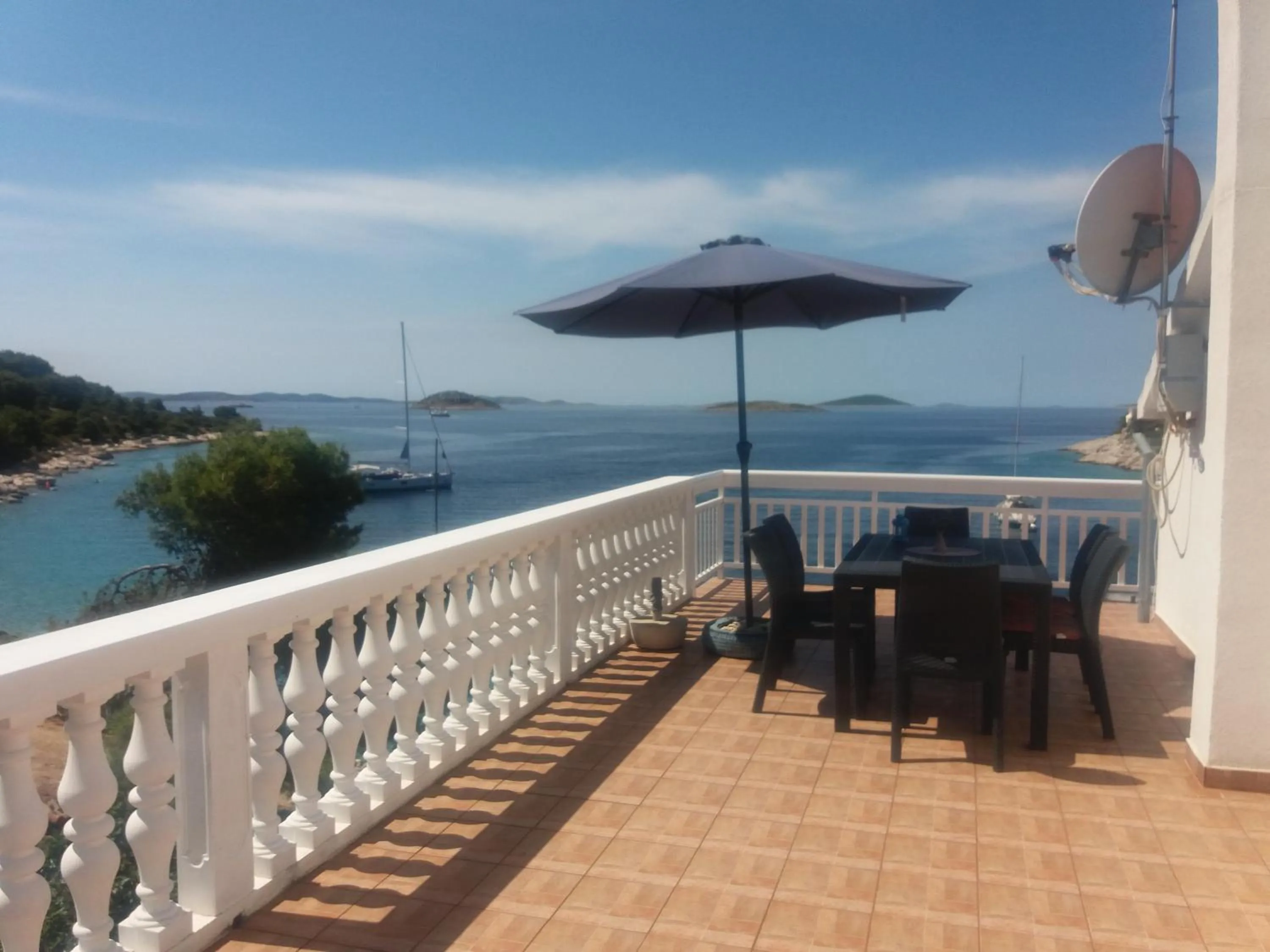 Apartment with Sea View in Apartments Uvala Murtar
