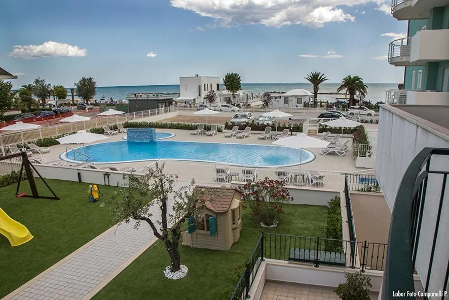 Swimming pool in Residence Acquasuite