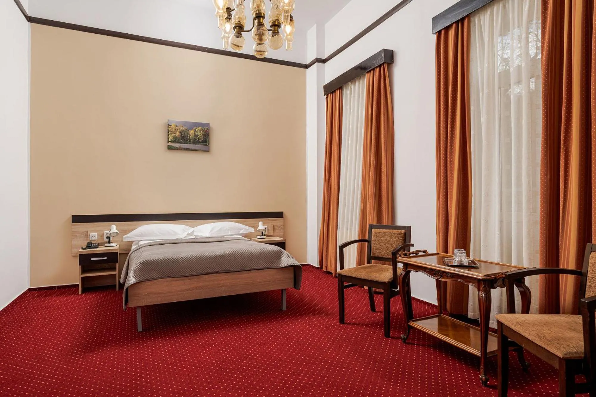 Photo of the whole room, Bed in Hotel Central