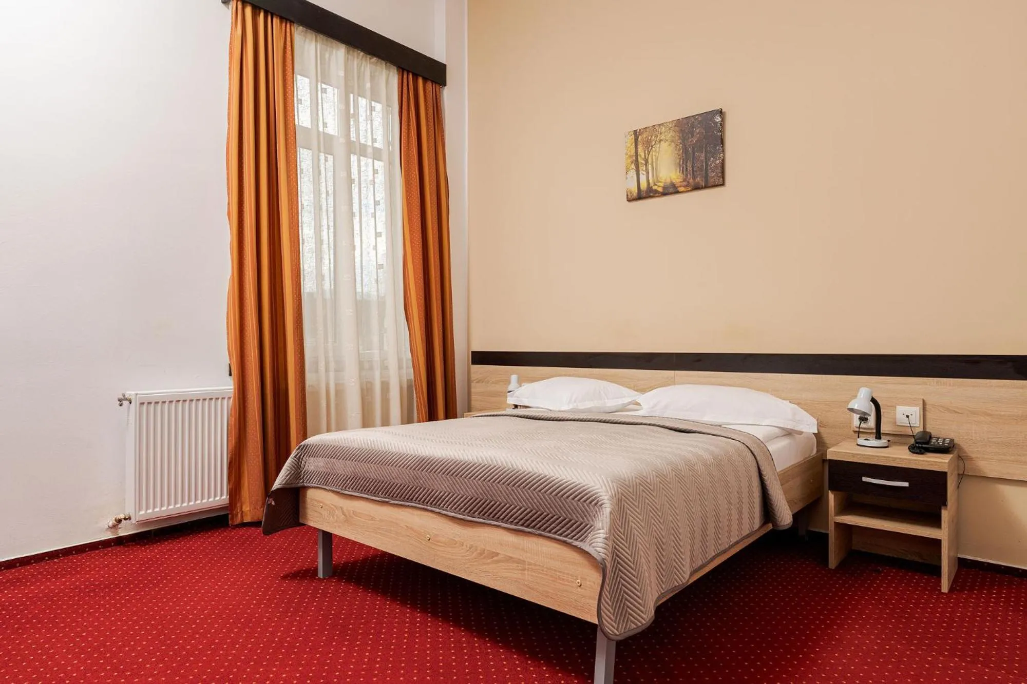 Photo of the whole room, Bed in Hotel Central