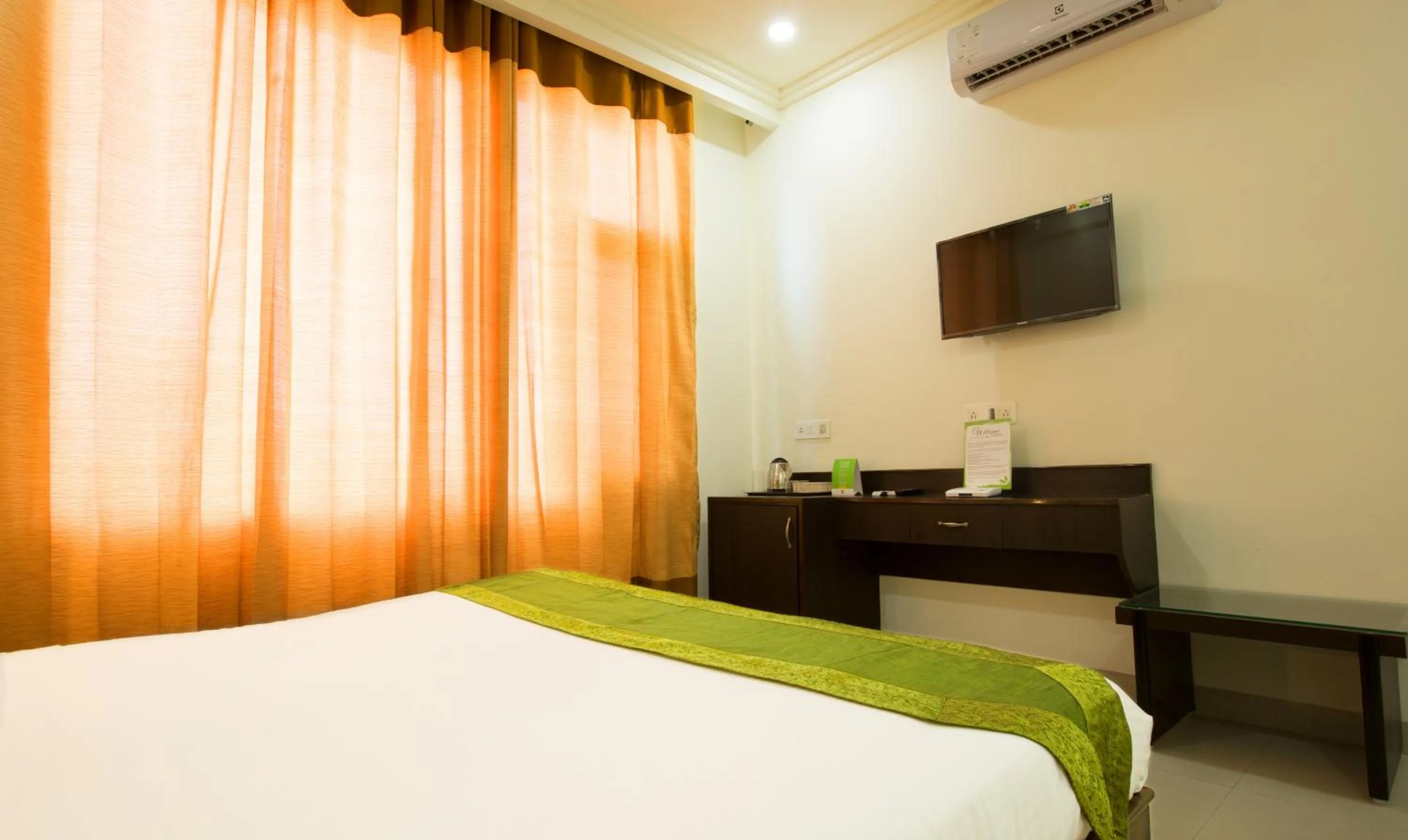 Bedroom in Treebo Dee Intercontinental Amritsar