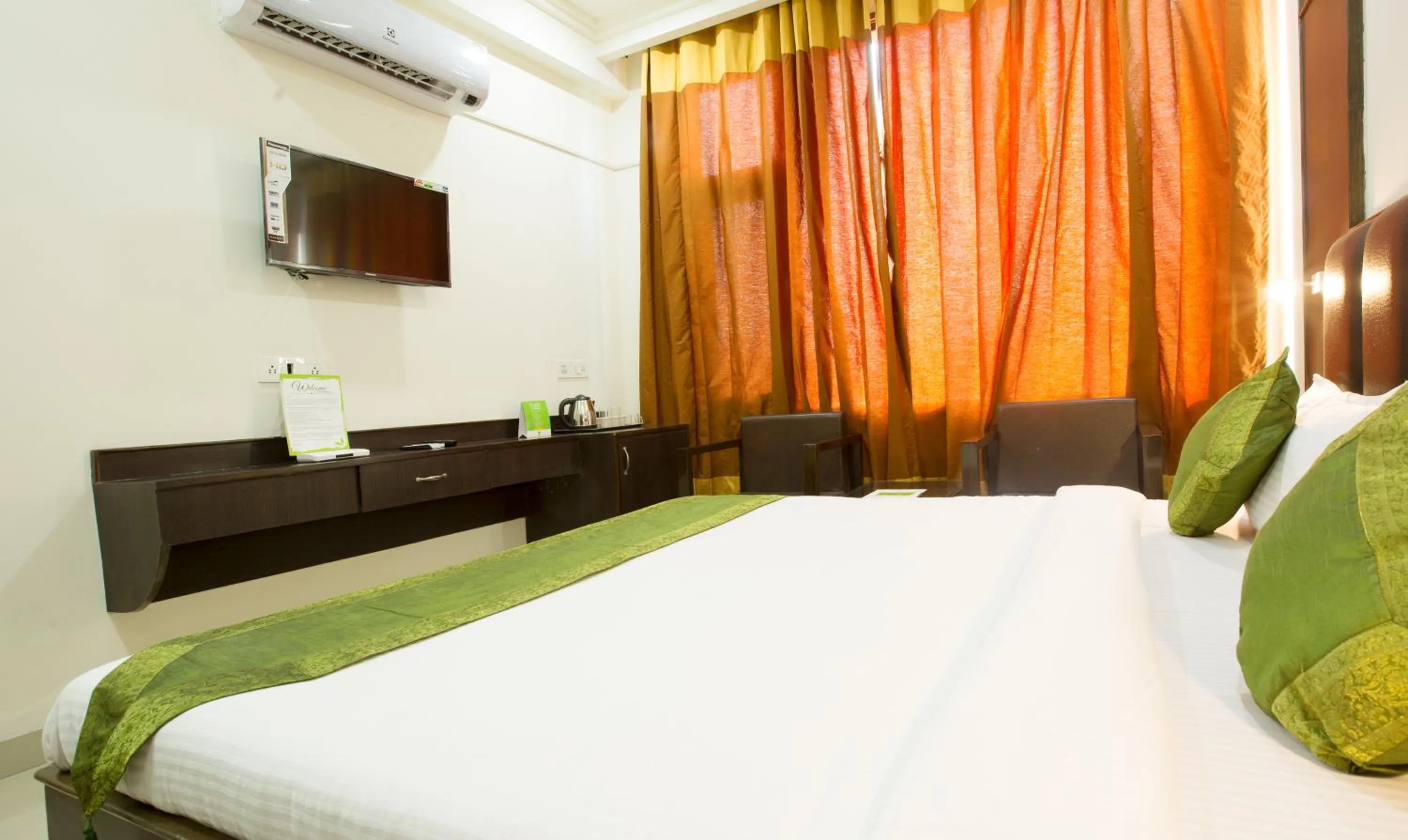 Bedroom in Treebo Dee Intercontinental Amritsar