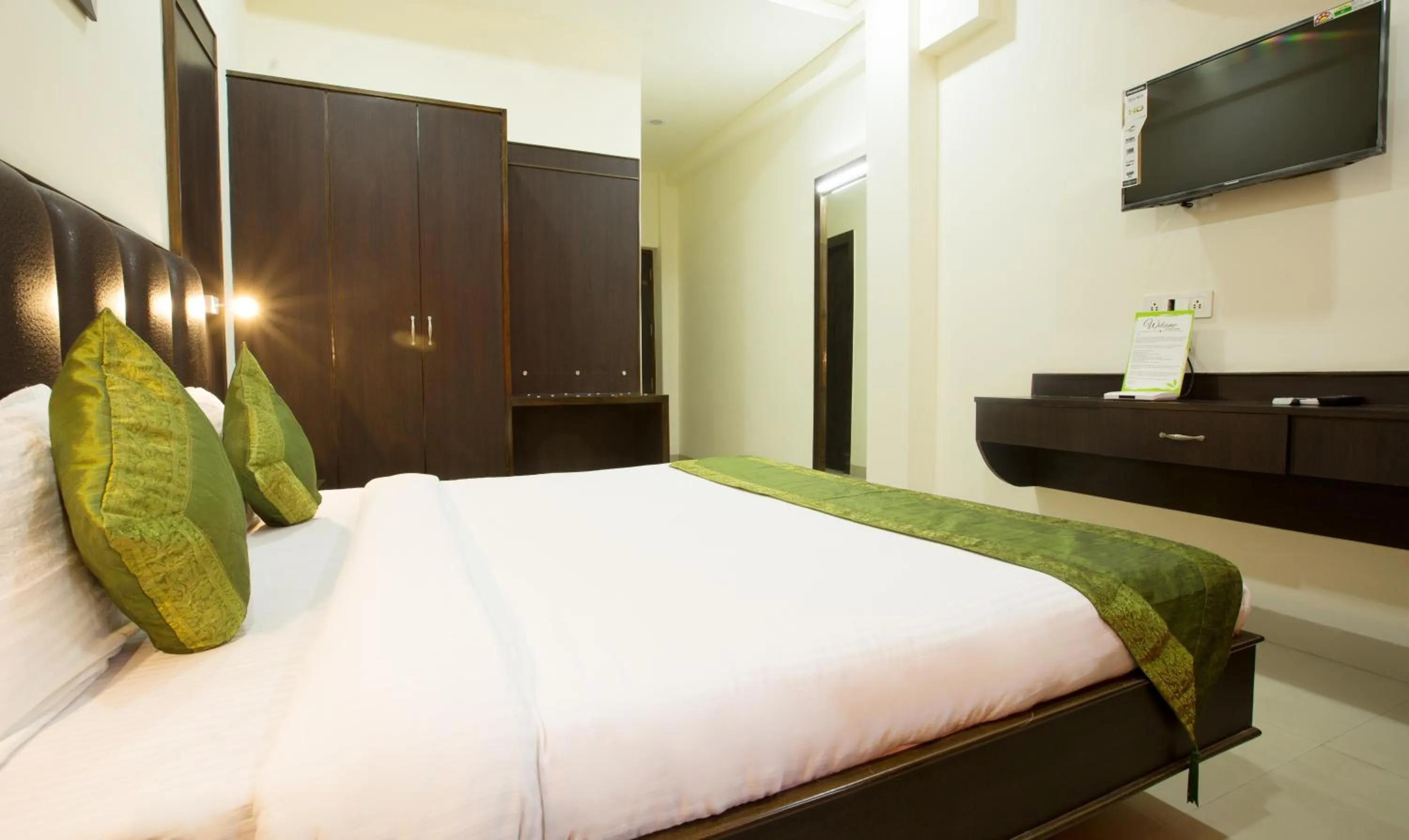 Bedroom in Treebo Dee Intercontinental Amritsar