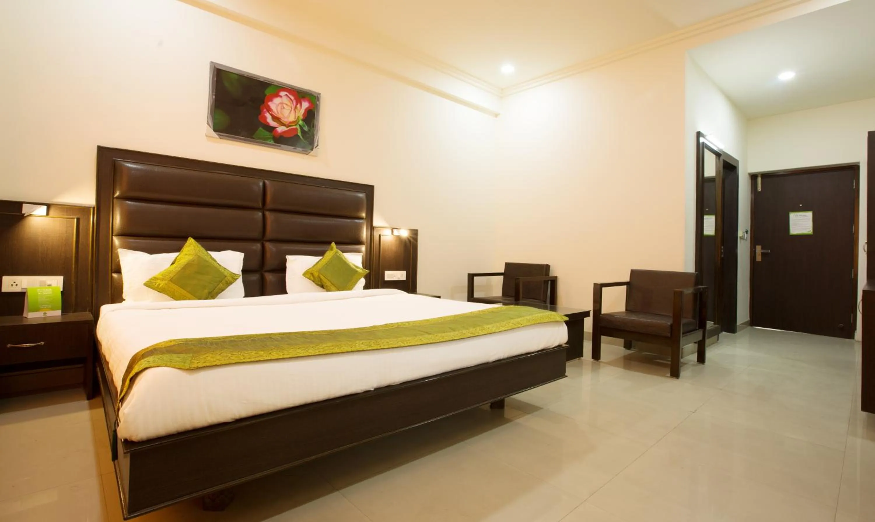 Bedroom in Treebo Dee Intercontinental Amritsar