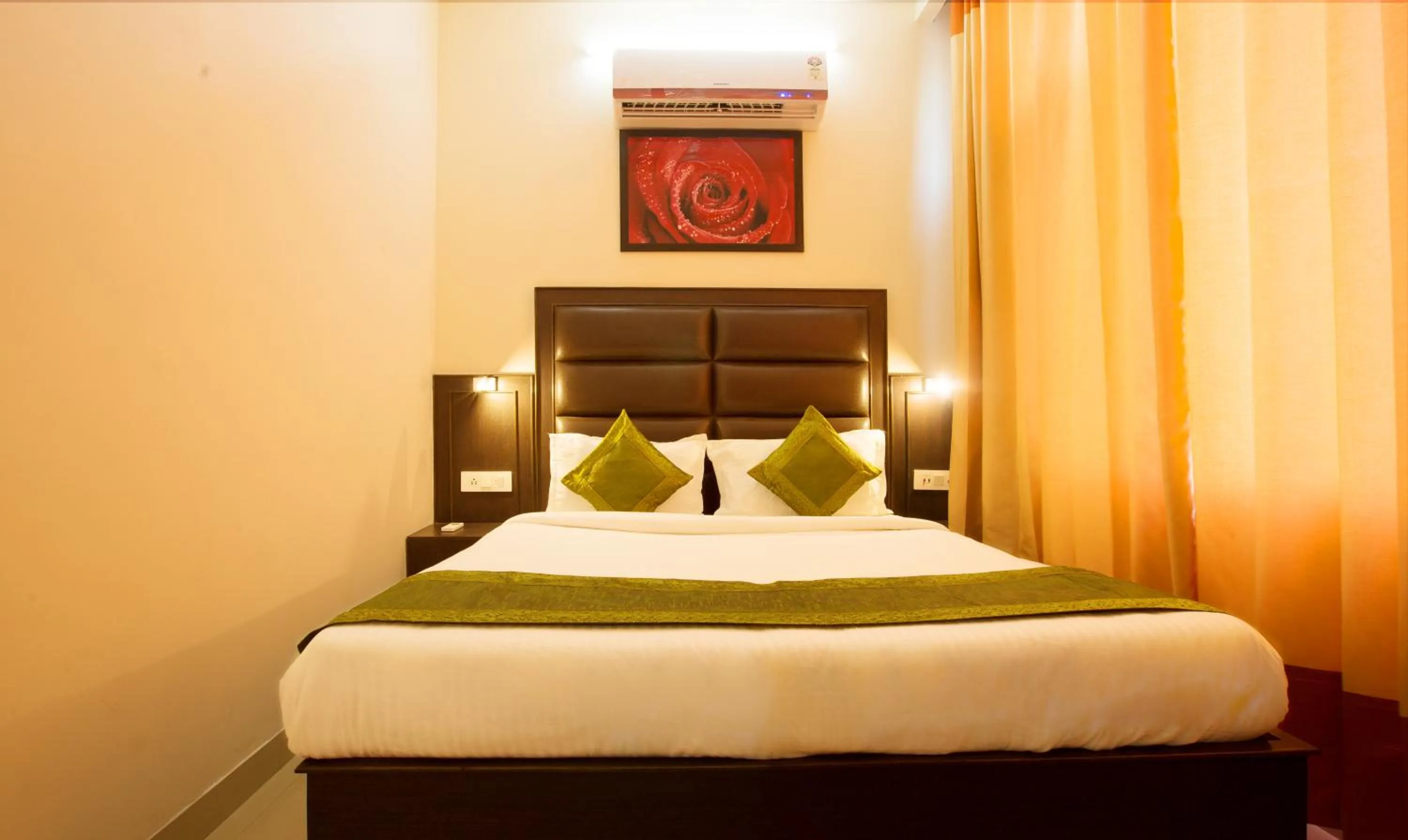 Bedroom in Treebo Dee Intercontinental Amritsar