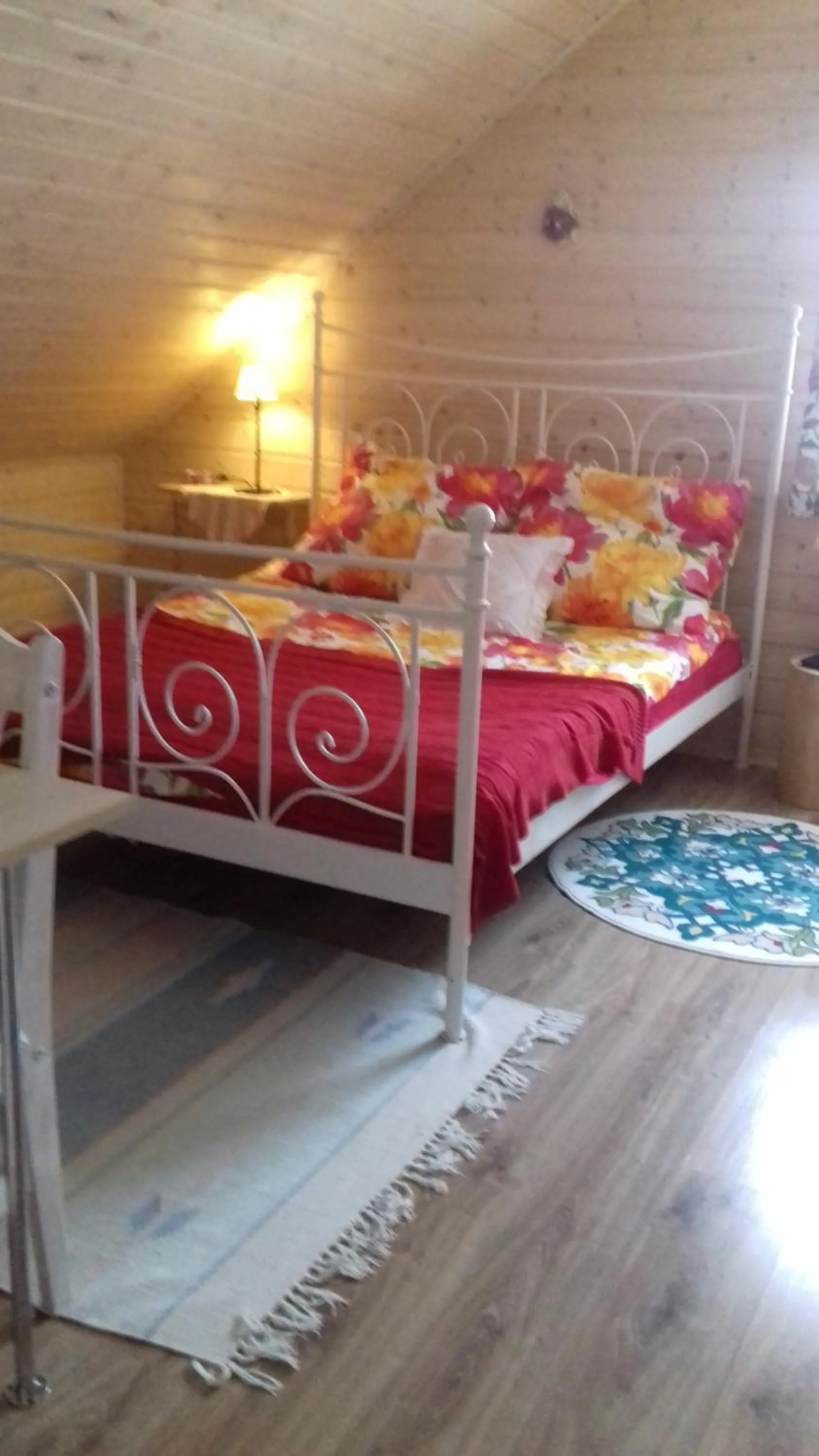 Bed in UDany Weekend