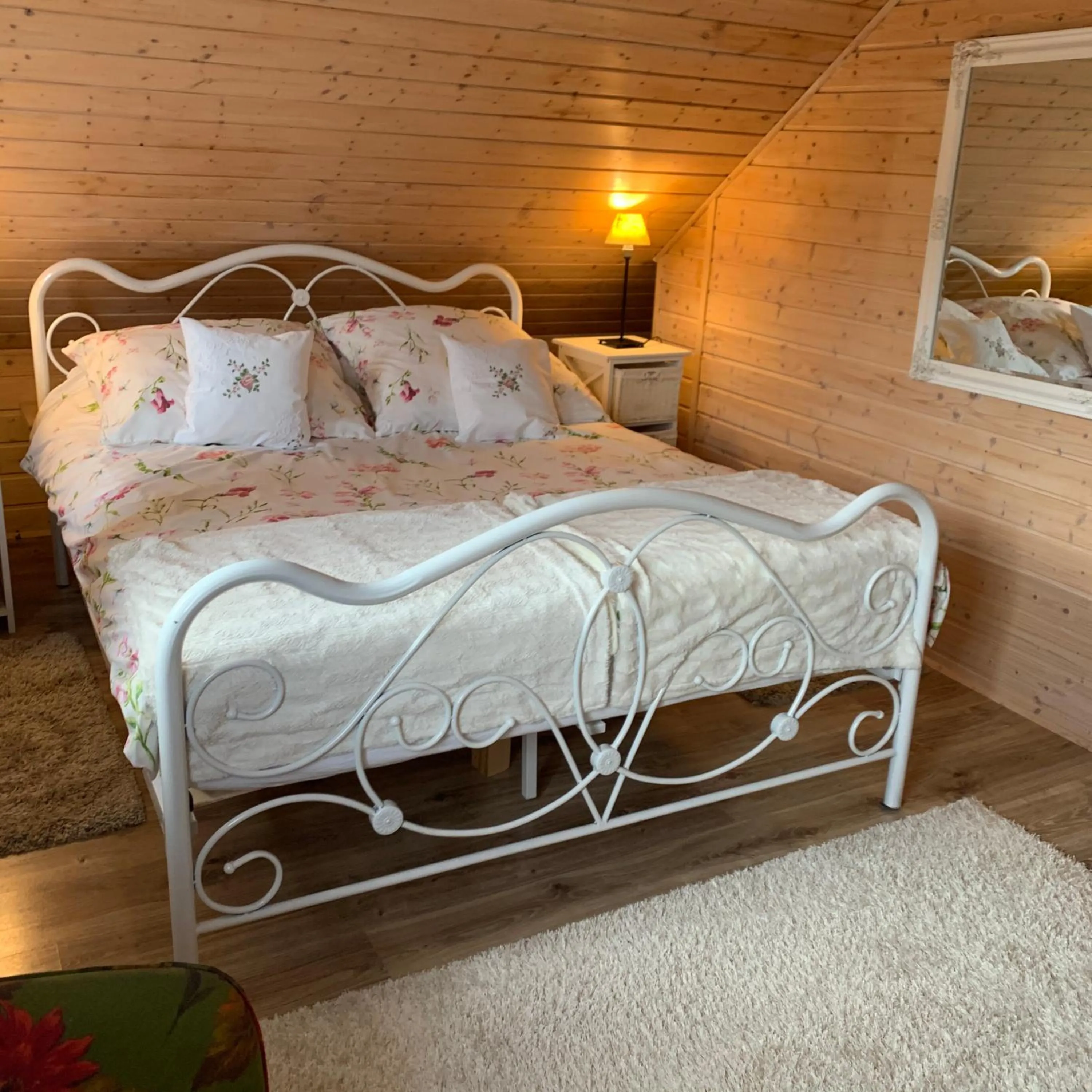 Bed in UDany Weekend