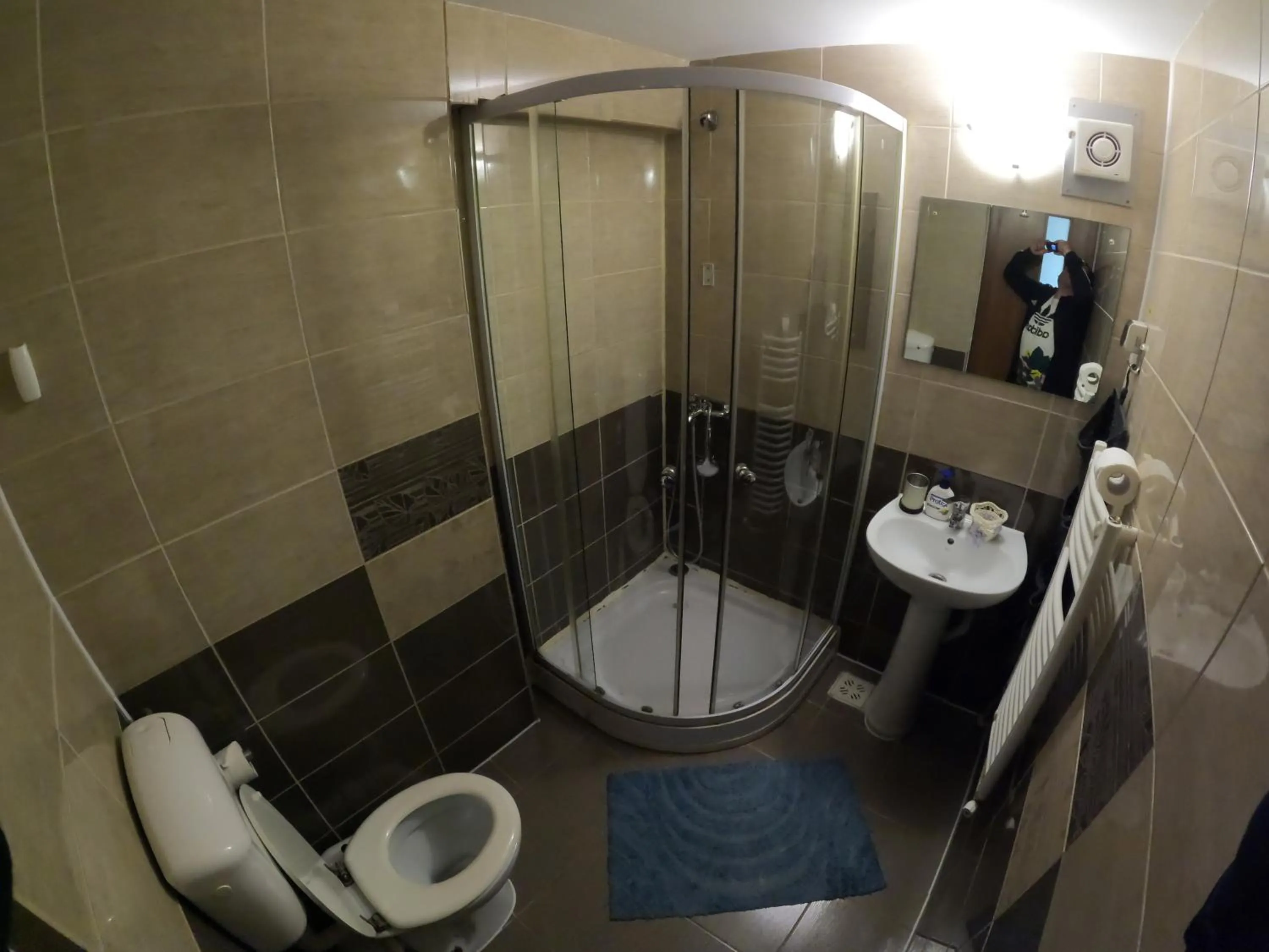 Shower in Casa Adina