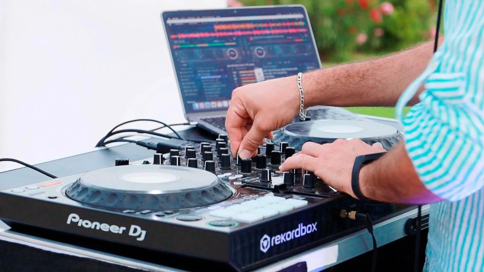 Nightclub / DJ in Seth 55 Santo Tomas