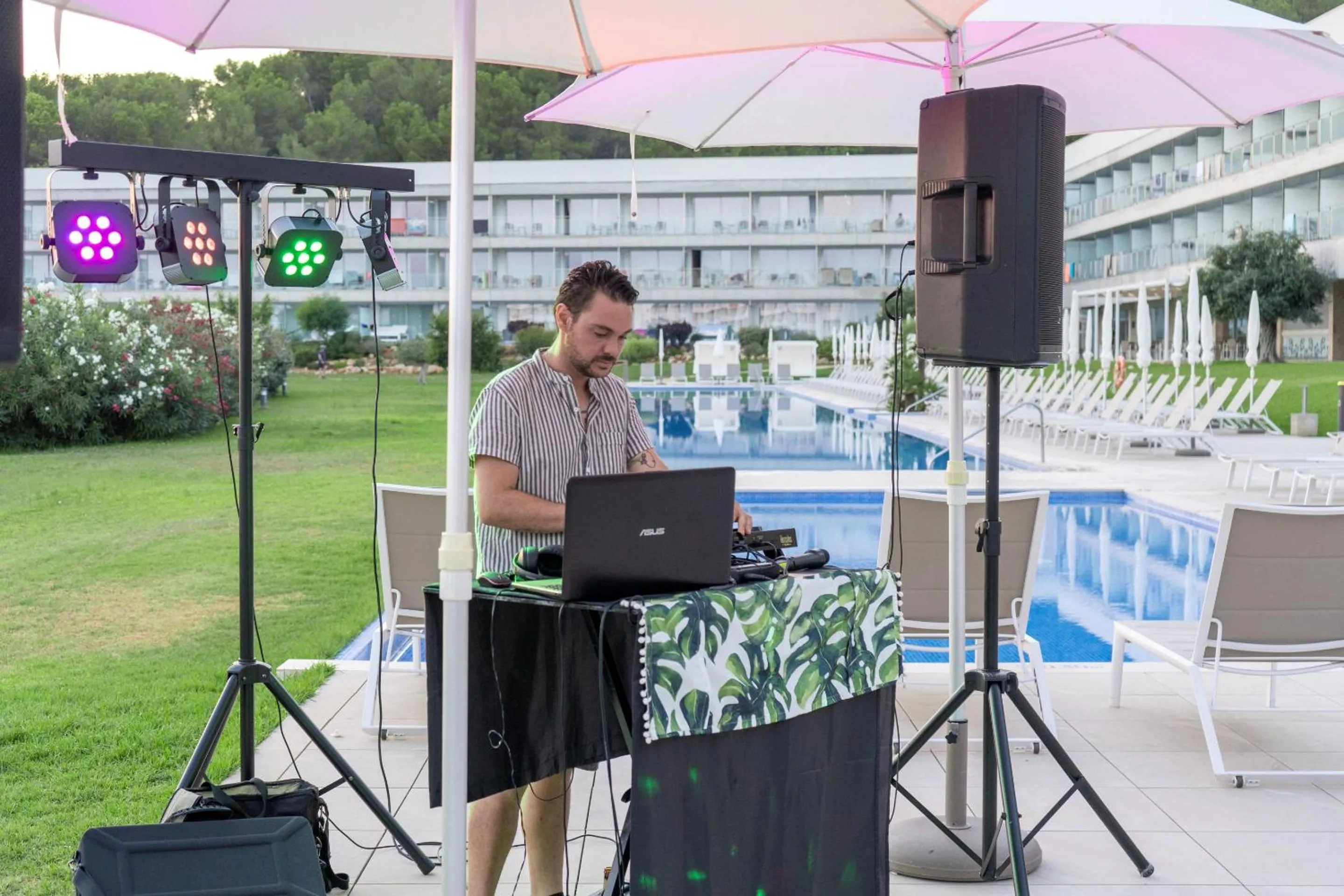 Nightclub / DJ in Seth 55 Santo Tomas