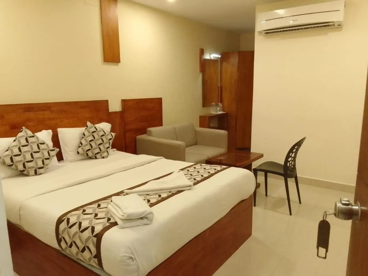 Bed in 4U Business Hotel