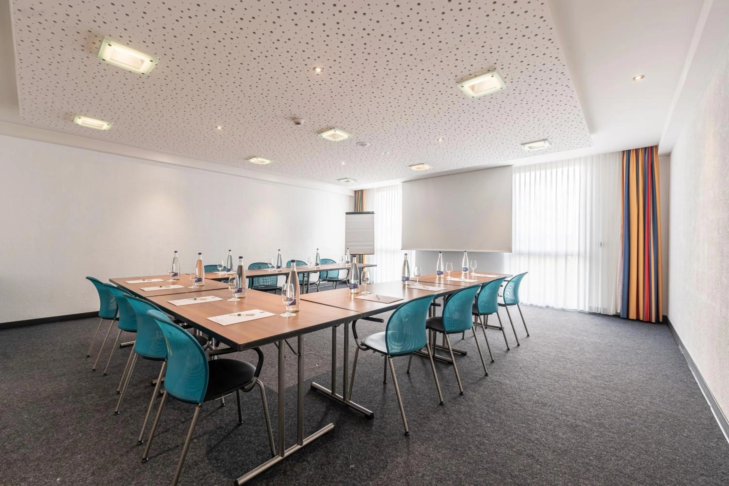 Meeting/conference room in B&B HOTEL Lully 3 Lakes