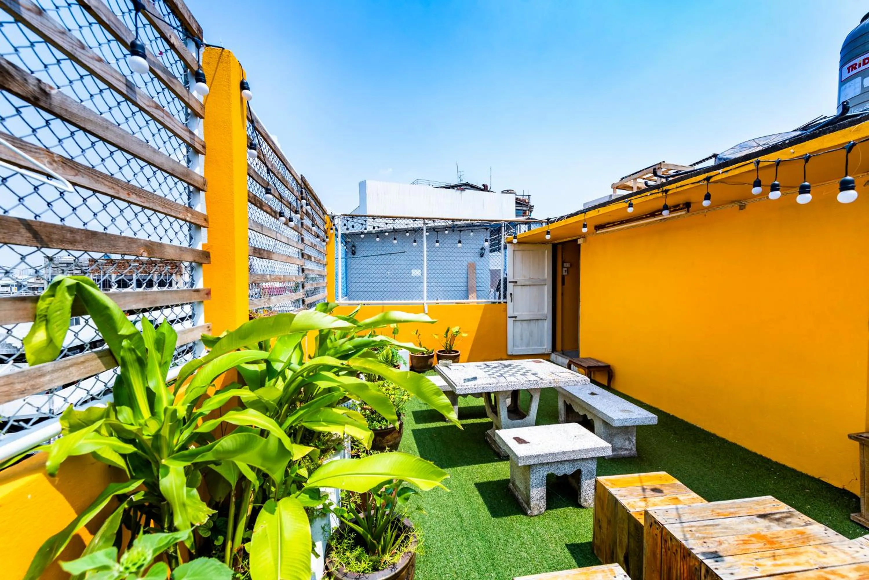 Restaurant/places to eat in Sloth Hostel Khaosan