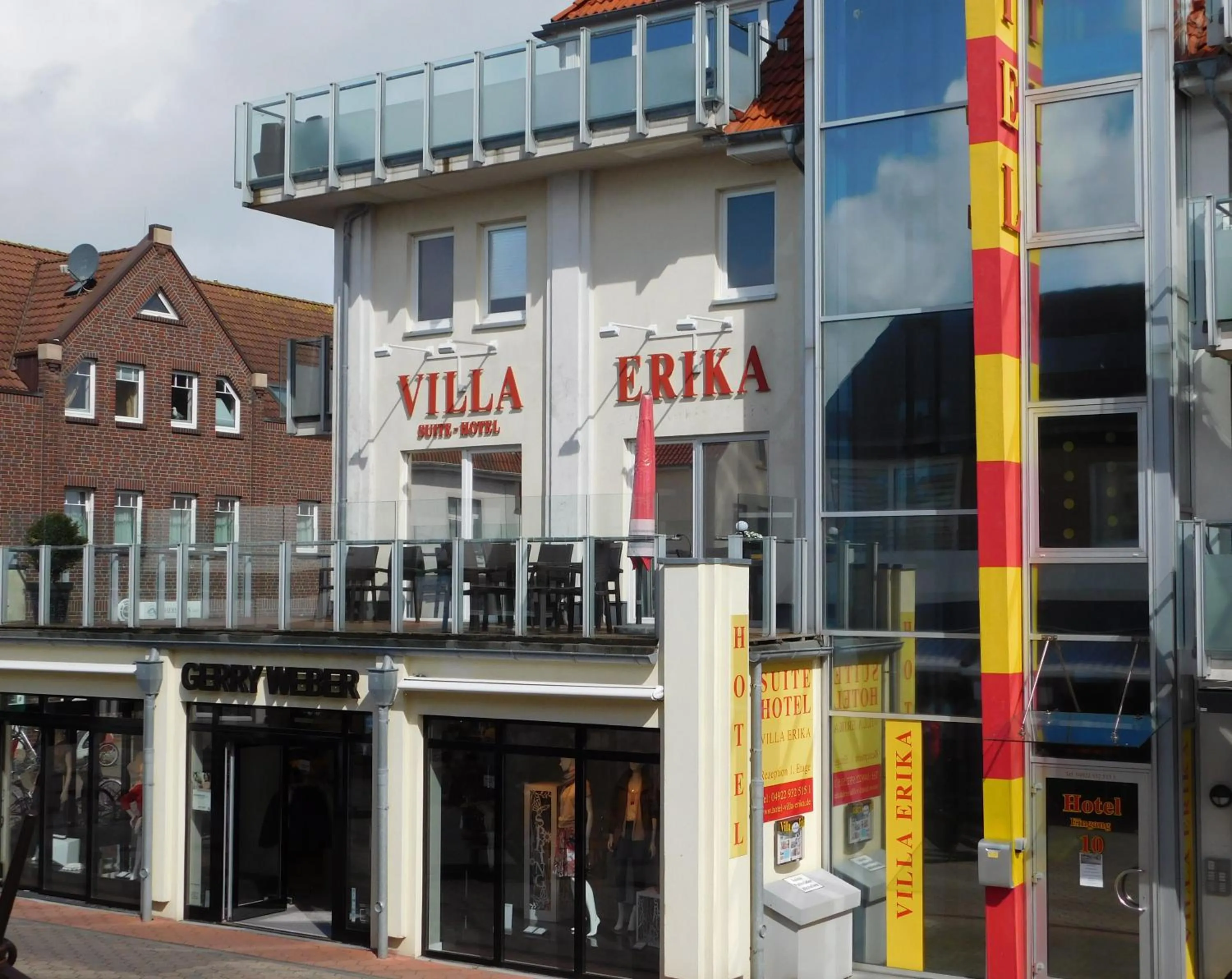 Property building in Suite Hotel Villa Erika