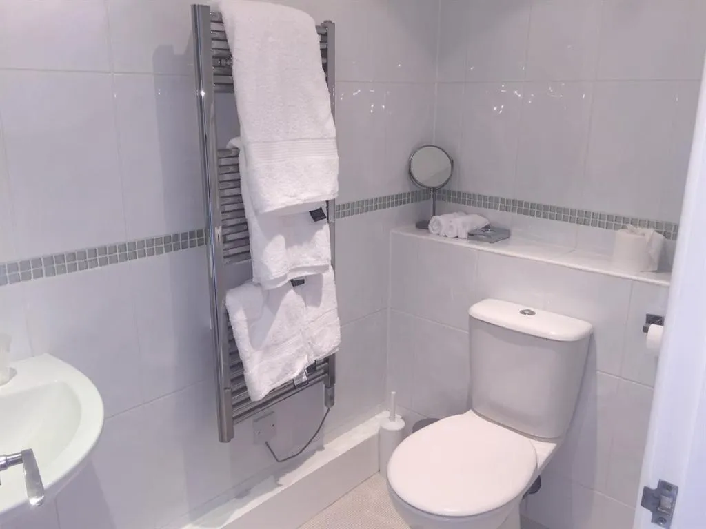 Bathroom in Gretenham B&B