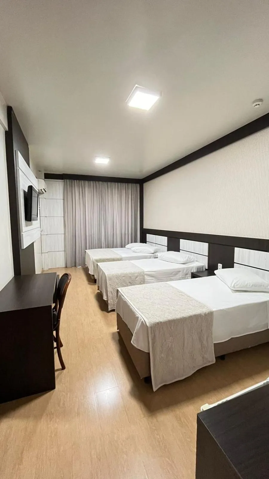 Photo of the whole room, Bed in Regente Hotel