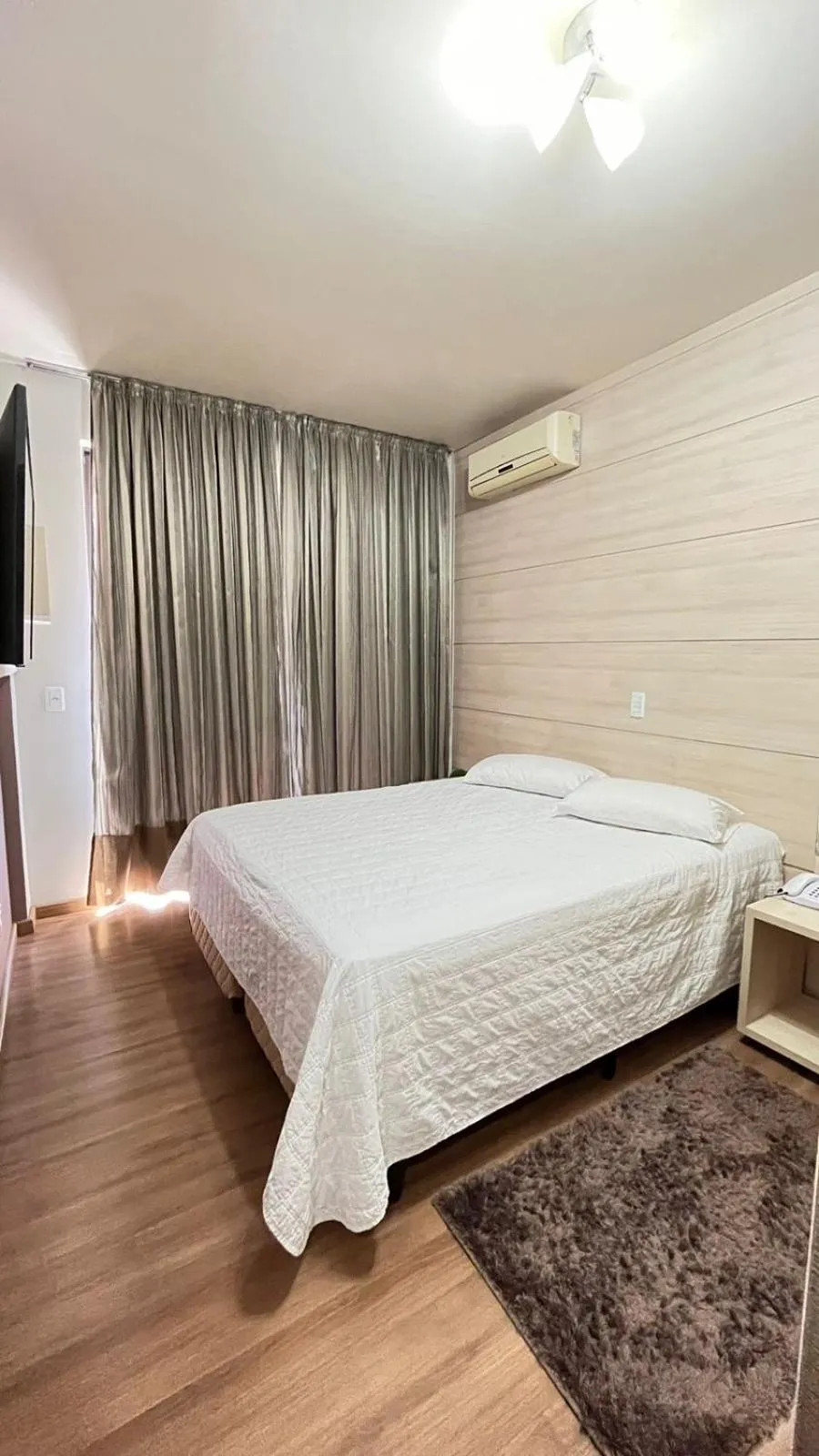 Photo of the whole room, Bed in Regente Hotel