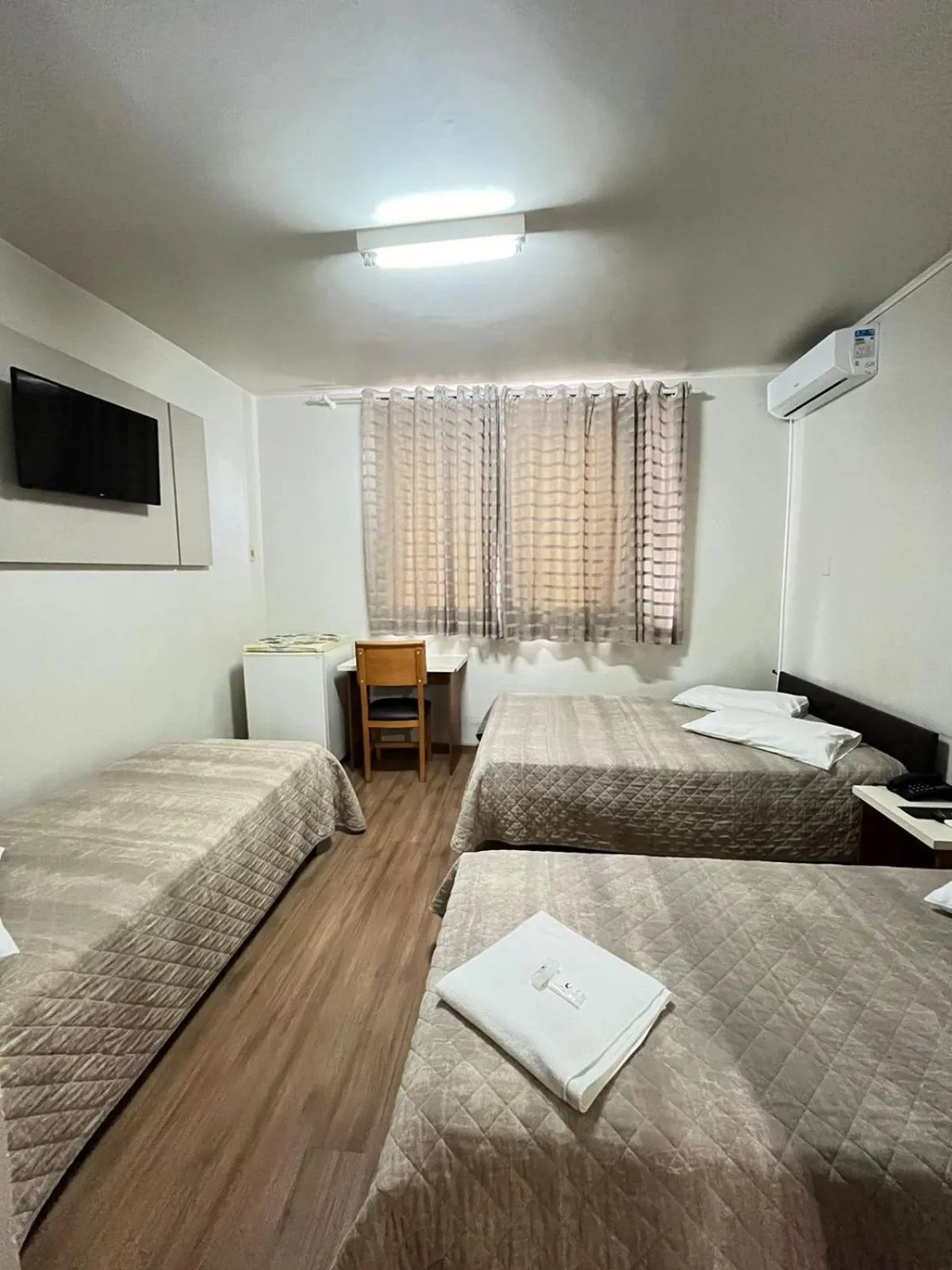 Photo of the whole room, Bed in Regente Hotel