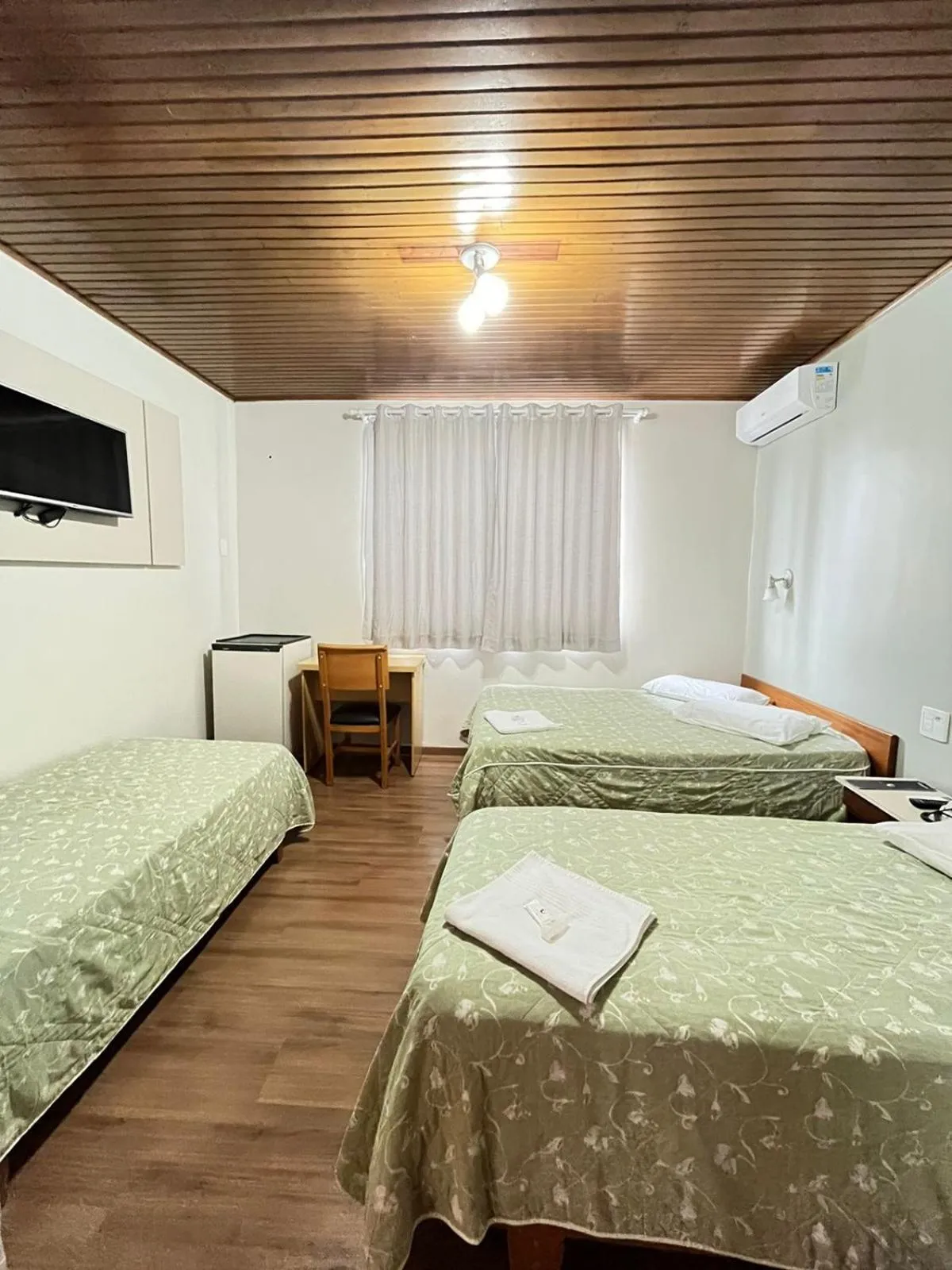 Photo of the whole room, Bed in Regente Hotel