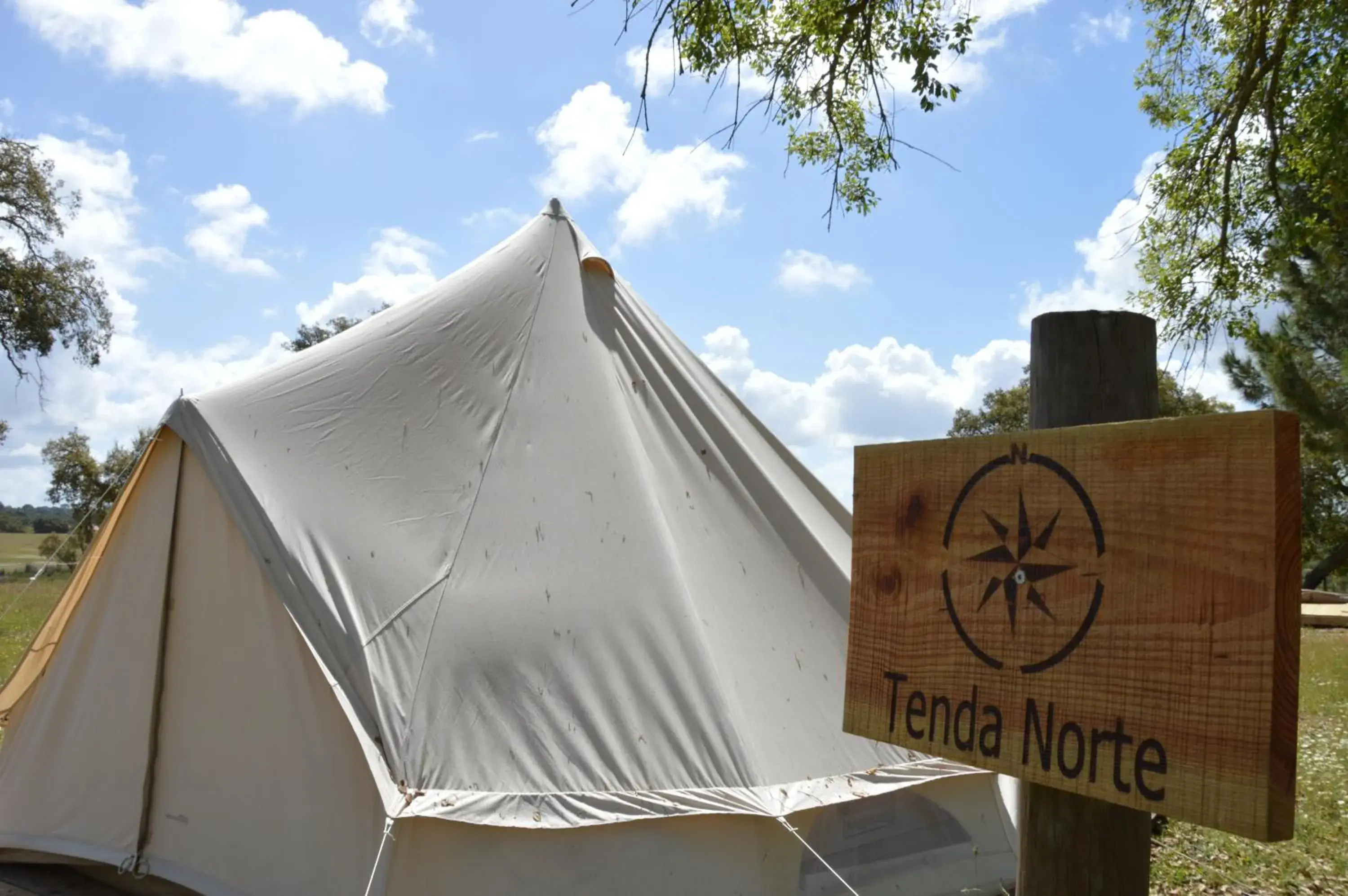 Tent in Direction South Tent in Direction South