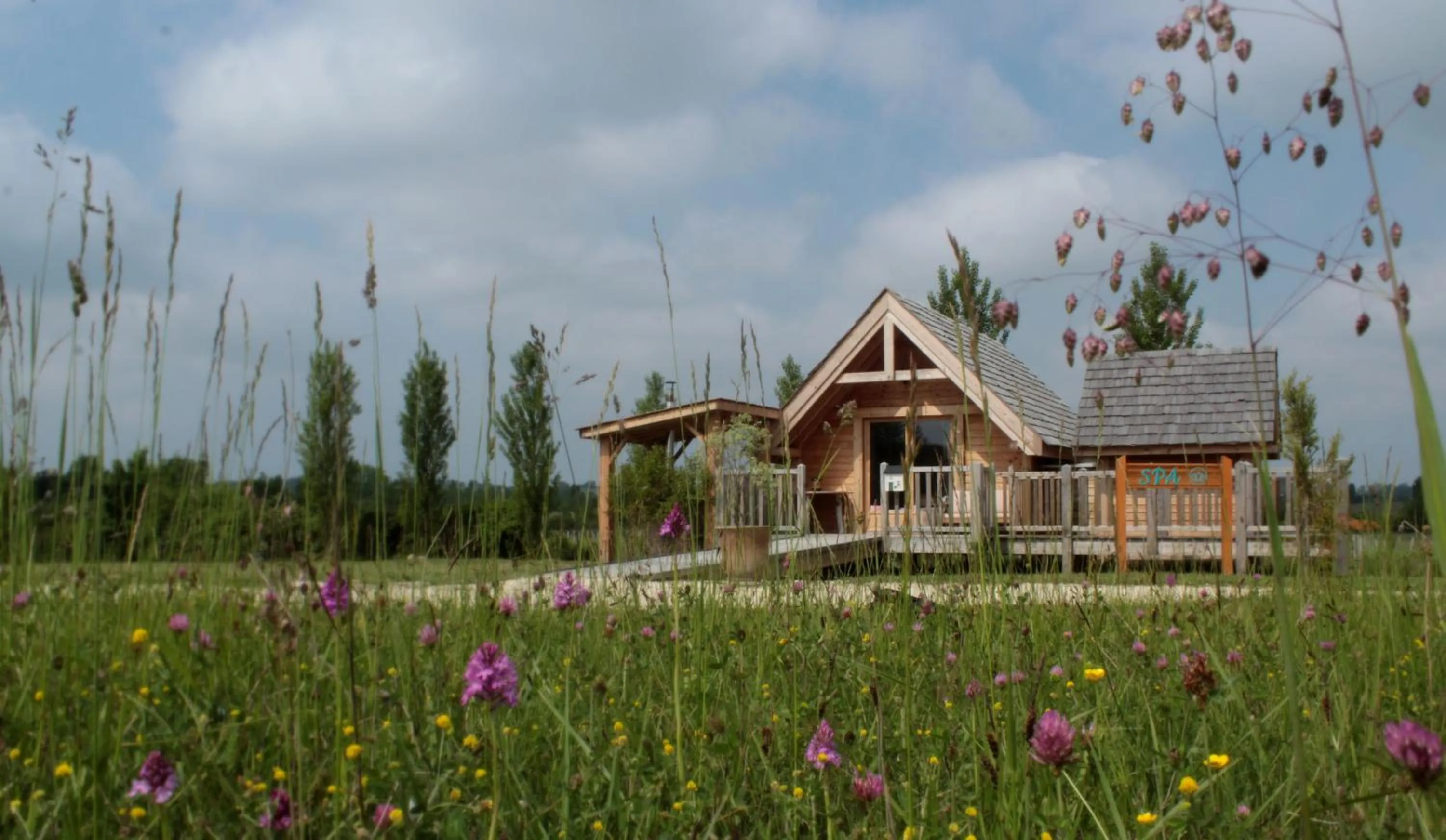 Shanti Lac Cabanes gîtes insolites et espace bien-être Bordeaux
