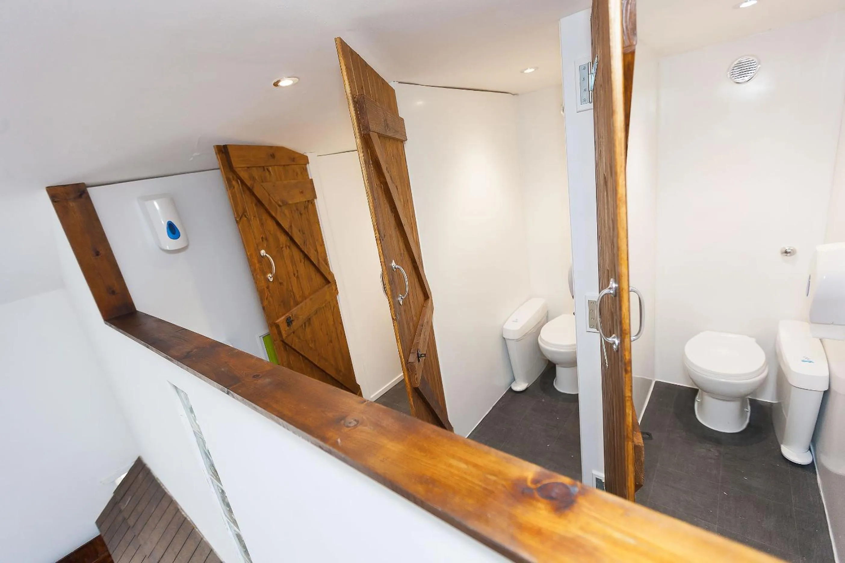 Toilet in Cohort Hostel