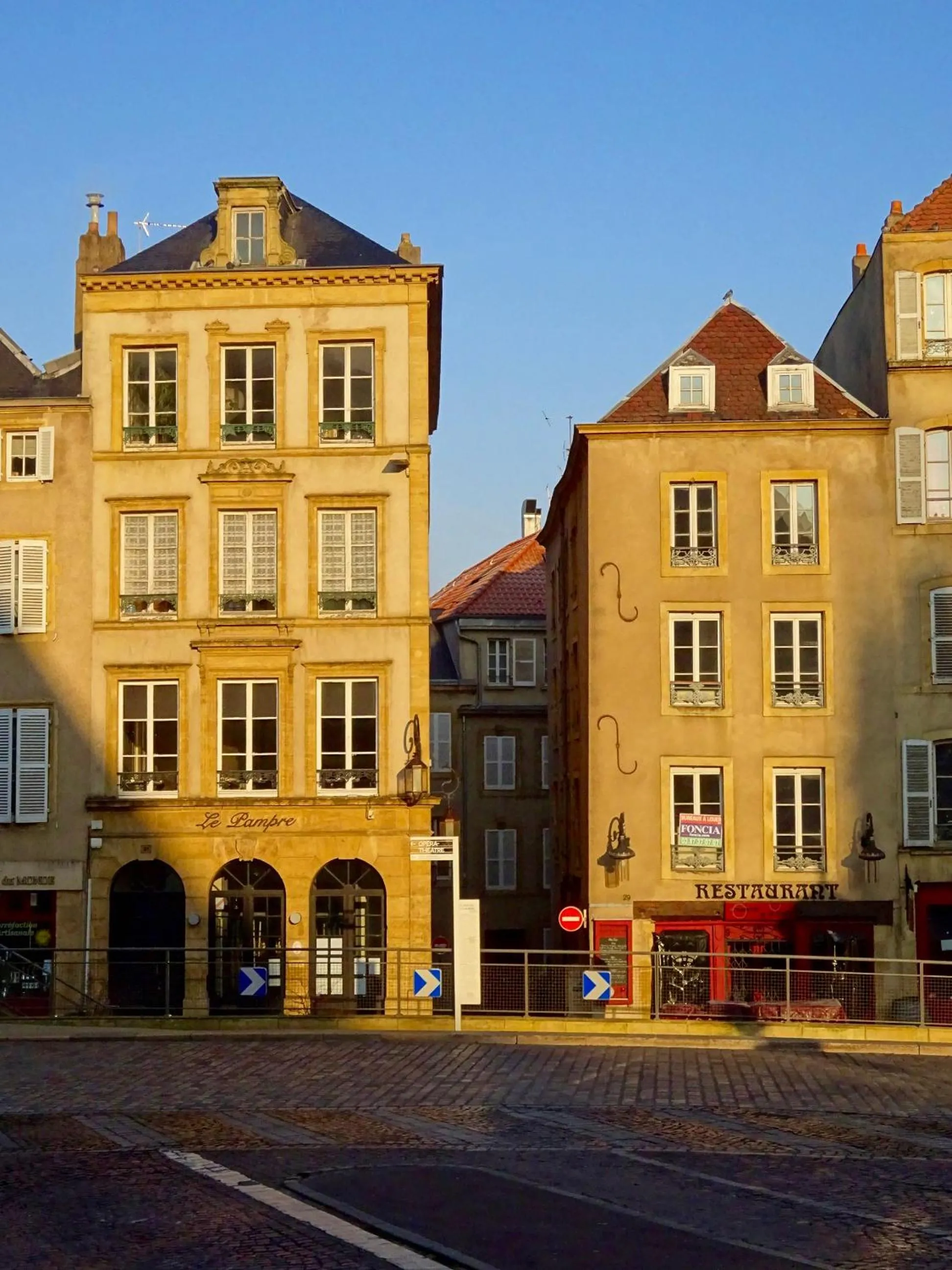 Facade/entrance in L'Appartement des Roches