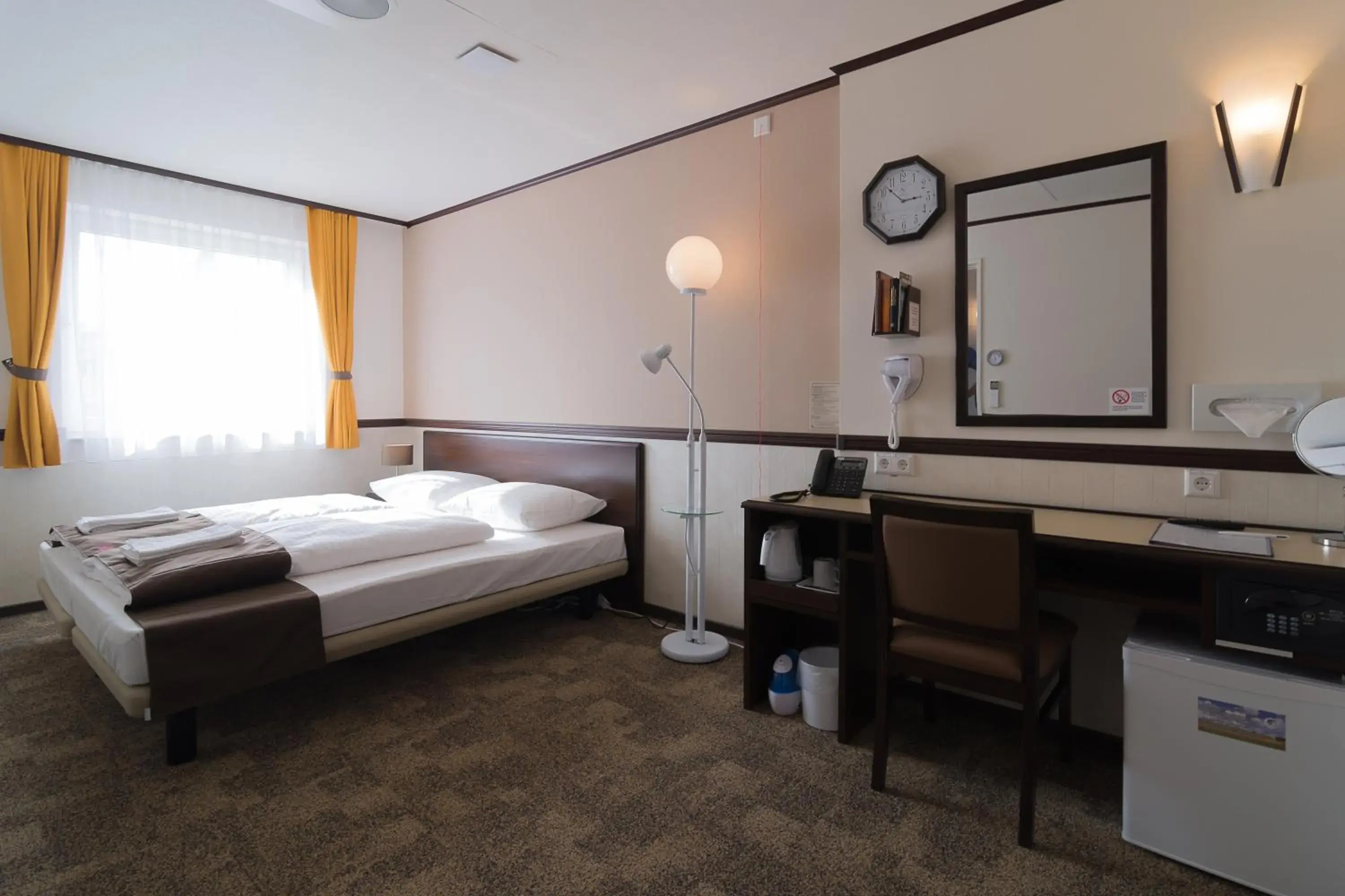 Bedroom, Bed in Toyoko Inn Frankfurt am Main Hauptbahnhof Bedroom, Bed in Toyoko Inn Frankfurt am Main Hauptbahnhof