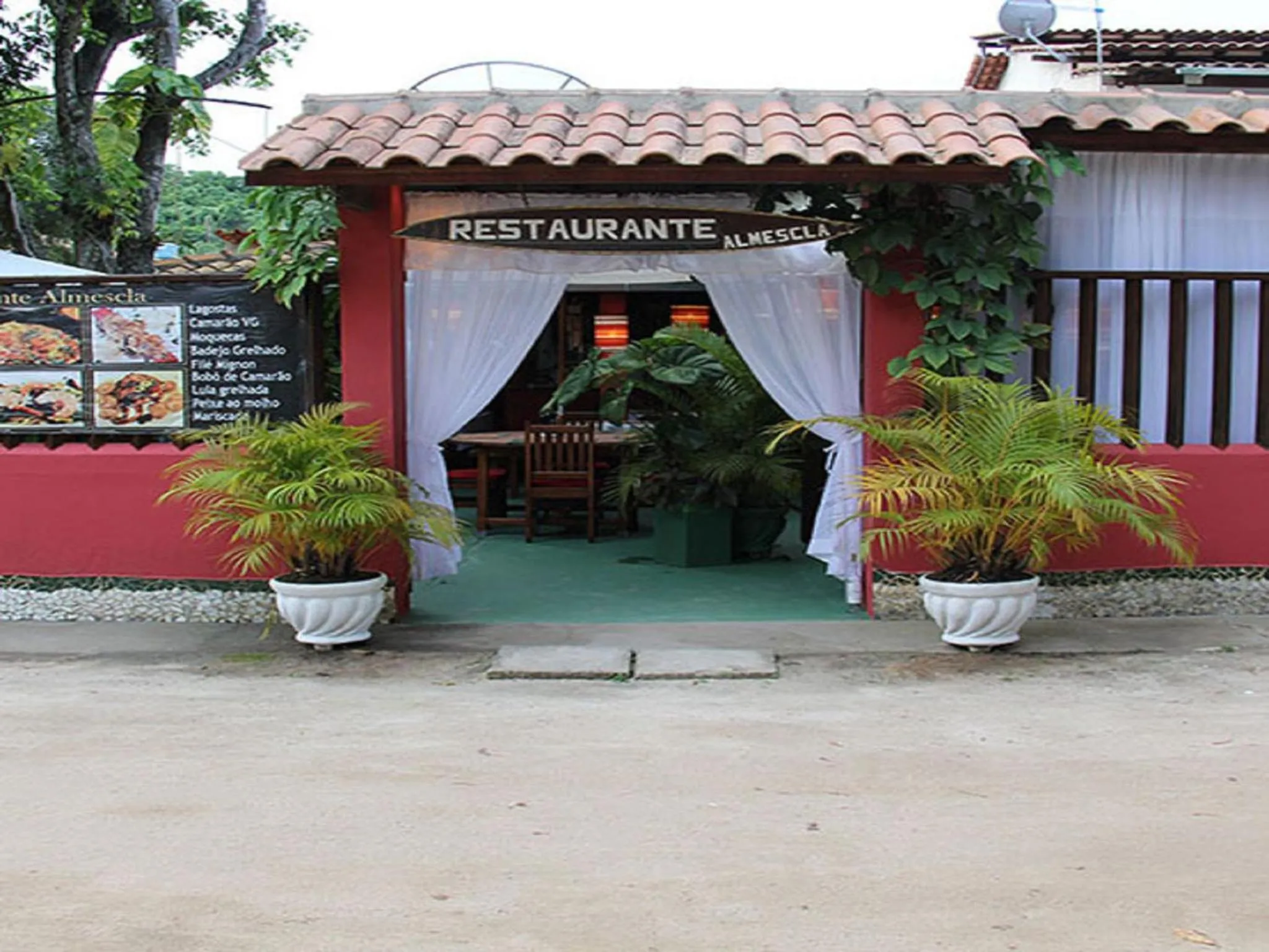 Property building in Restaurante & Pousada Almescla