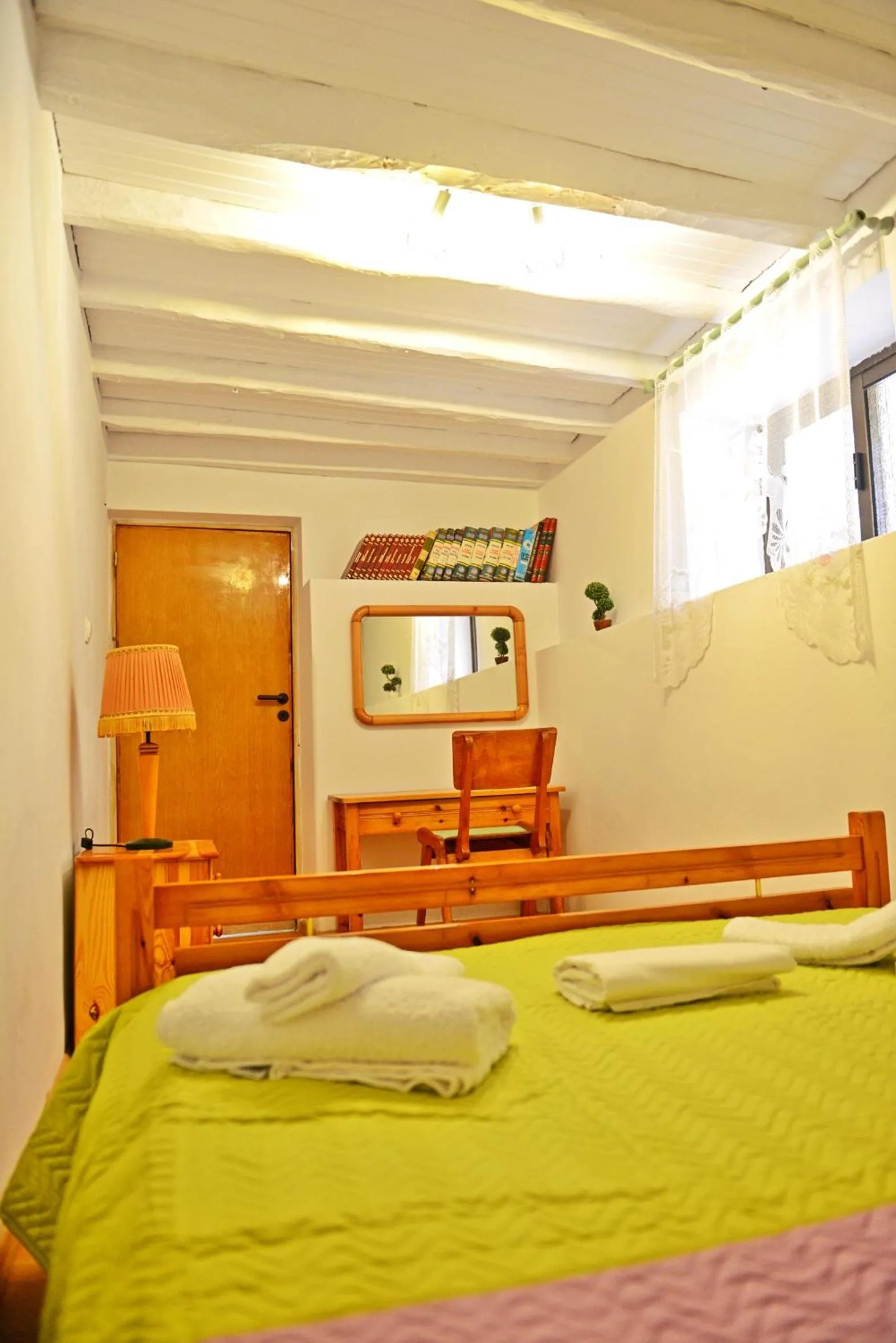 Bed in Praxitelous 9 Old Town