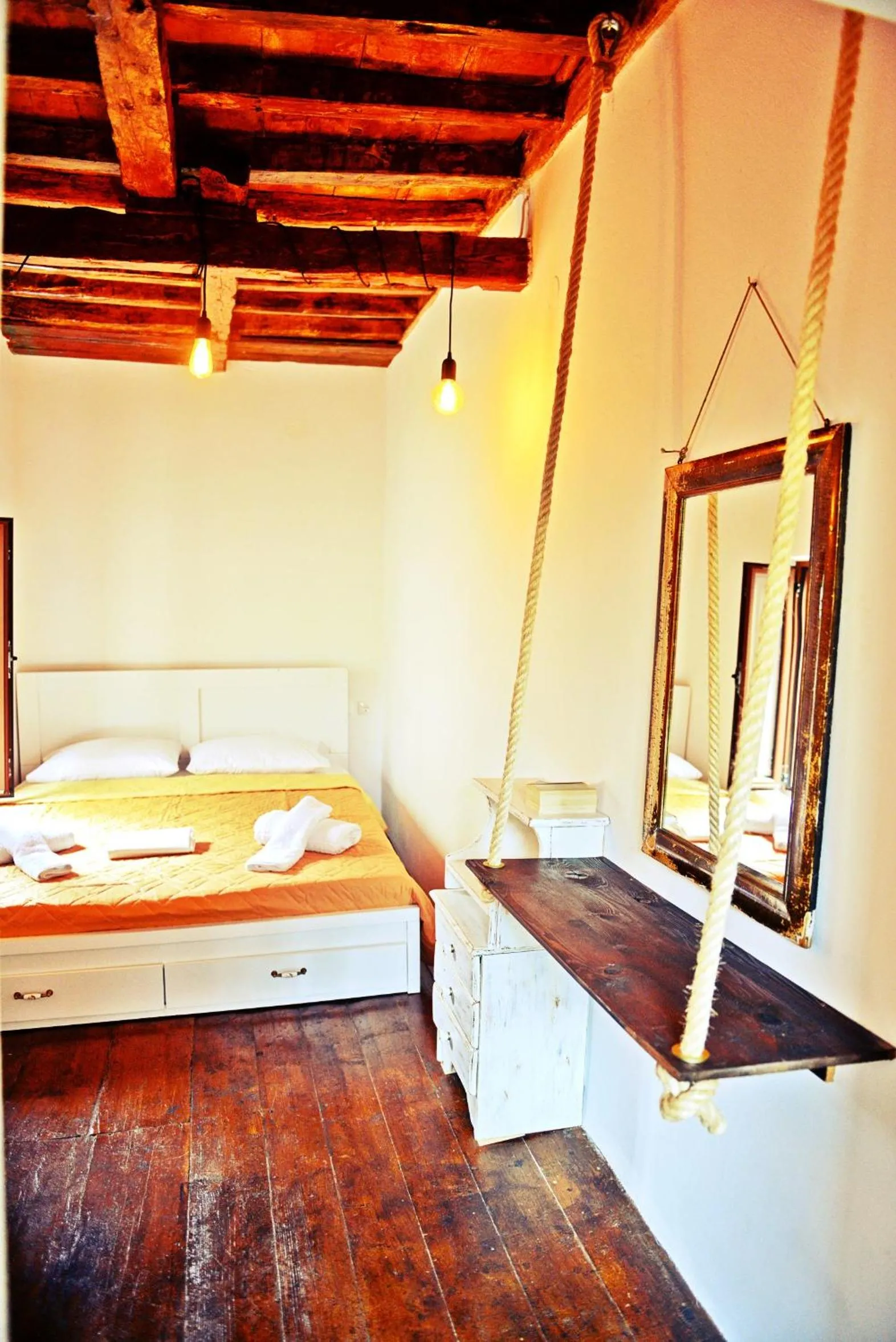 Bed in Praxitelous 9 Old Town