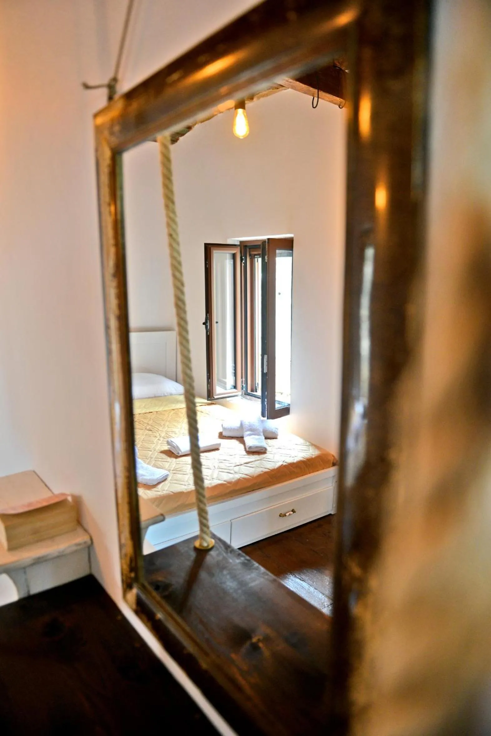 Bed in Praxitelous 9 Old Town