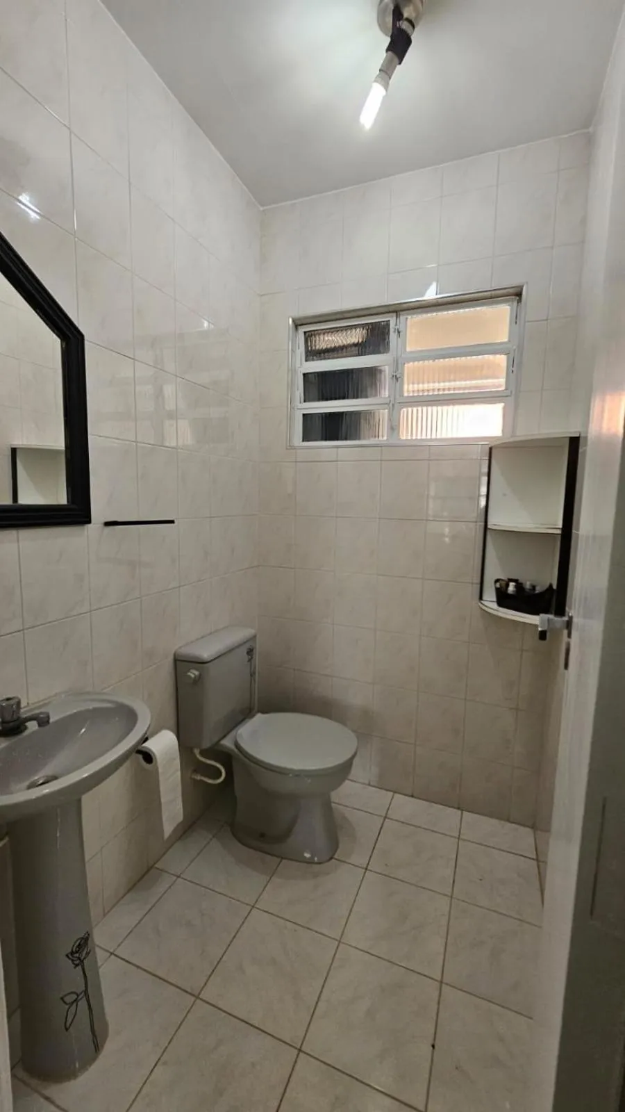 Bathroom in Casinha de Boneca em Juquey