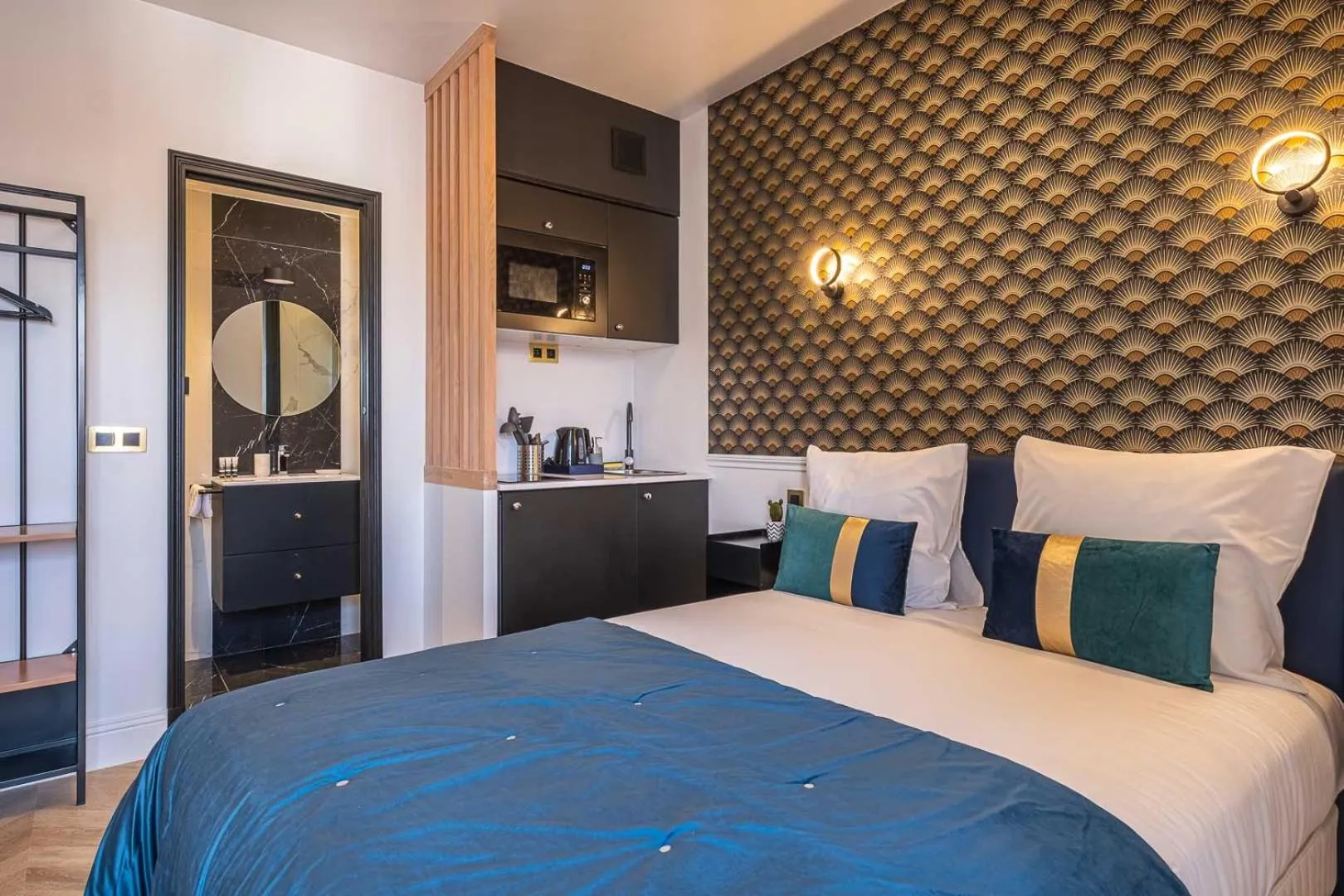 Photo of the whole room, Bed in Mijo's Appartements Hôtel