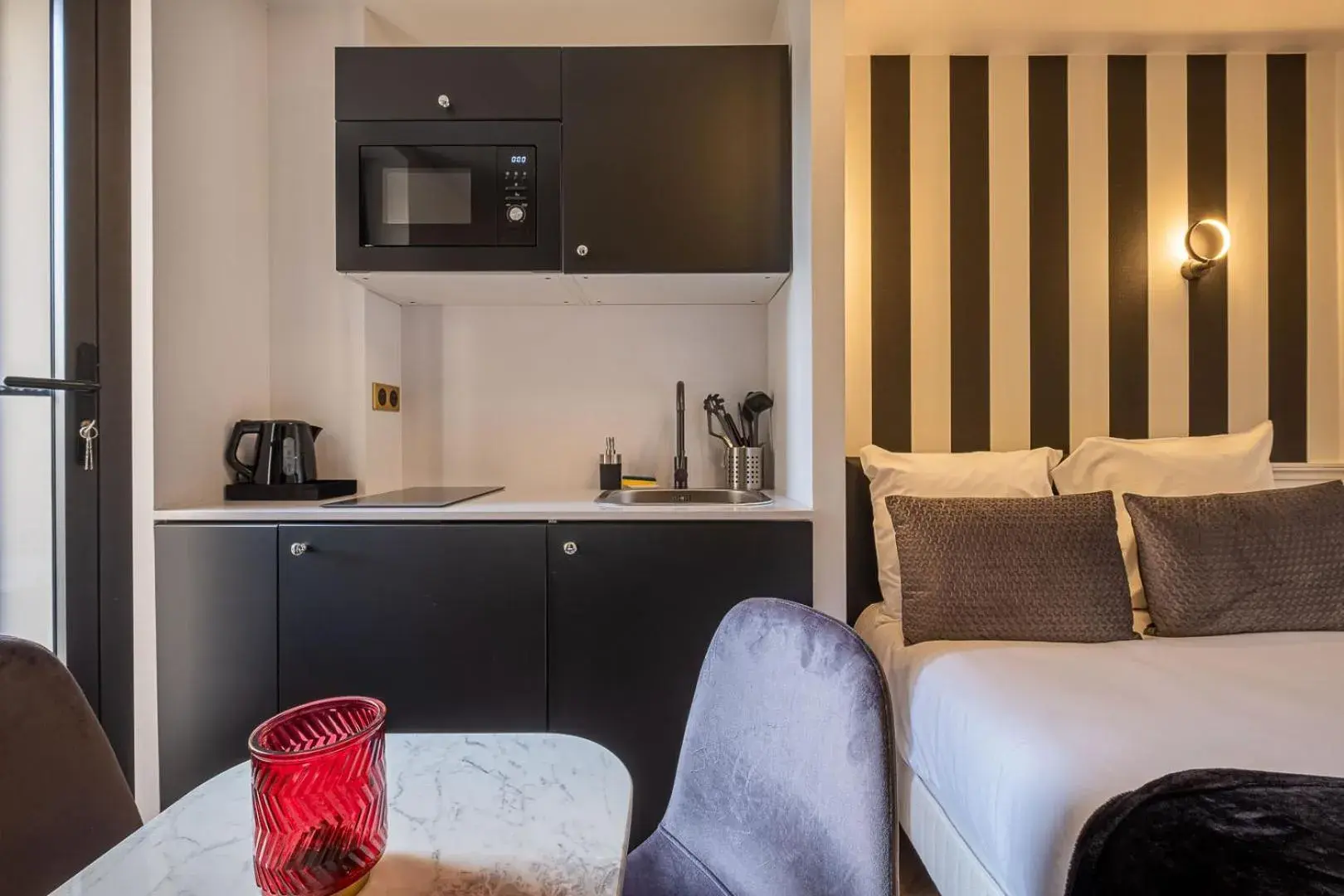 Bedroom, Bed in Mijo's Appartements Hôtel Bedroom, Bed in Mijo's Appartements Hôtel