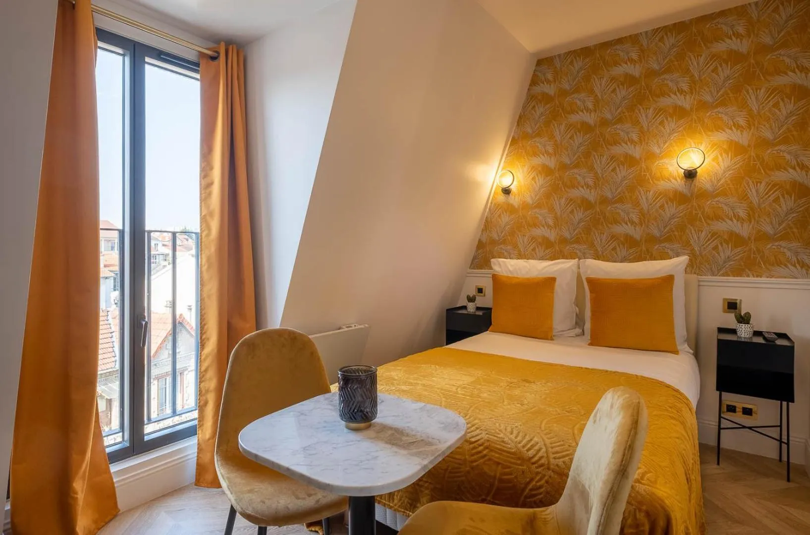 Bedroom, Bed in Mijo's Appartements Hôtel