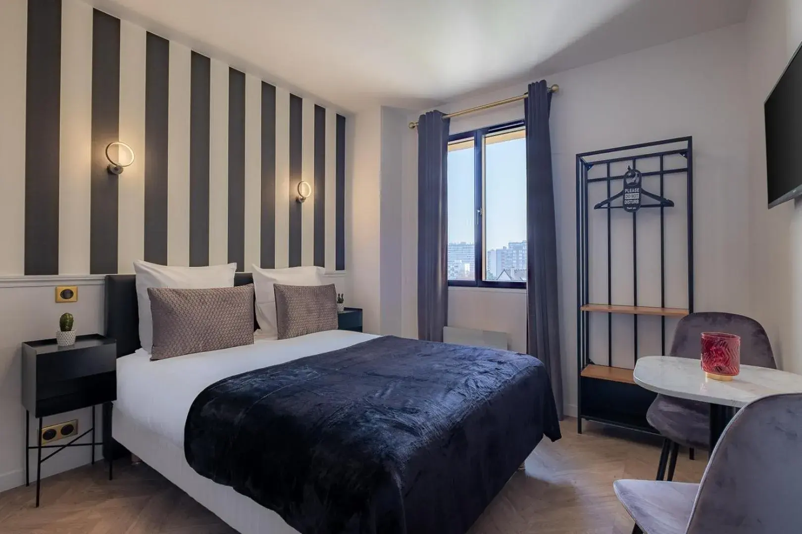 Photo of the whole room, Bed in Mijo's Appartements Hôtel Photo of the whole room, Bed in Mijo's Appartements Hôtel