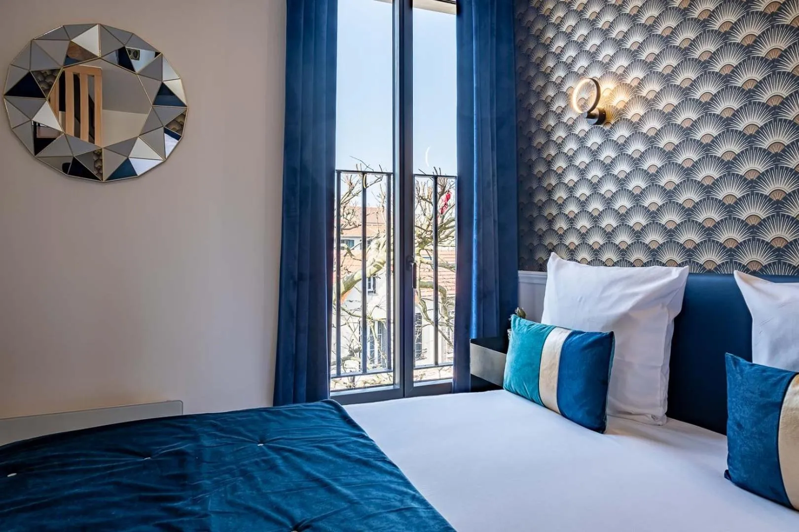 Bedroom, Bed in Mijo's Appartements Hôtel