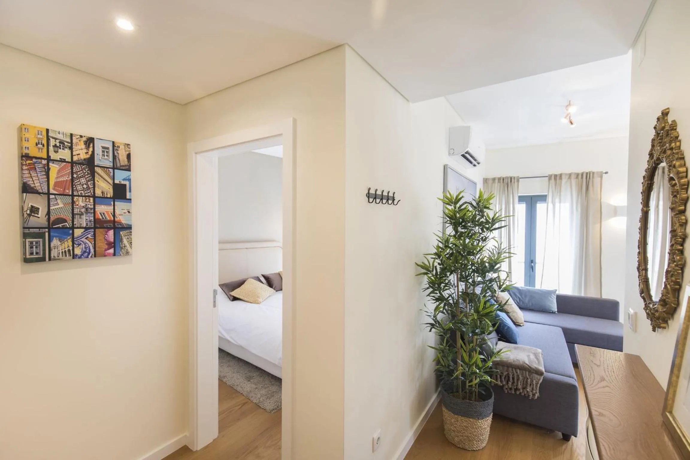 Living room, Bed in Graca Heartwarming Flat