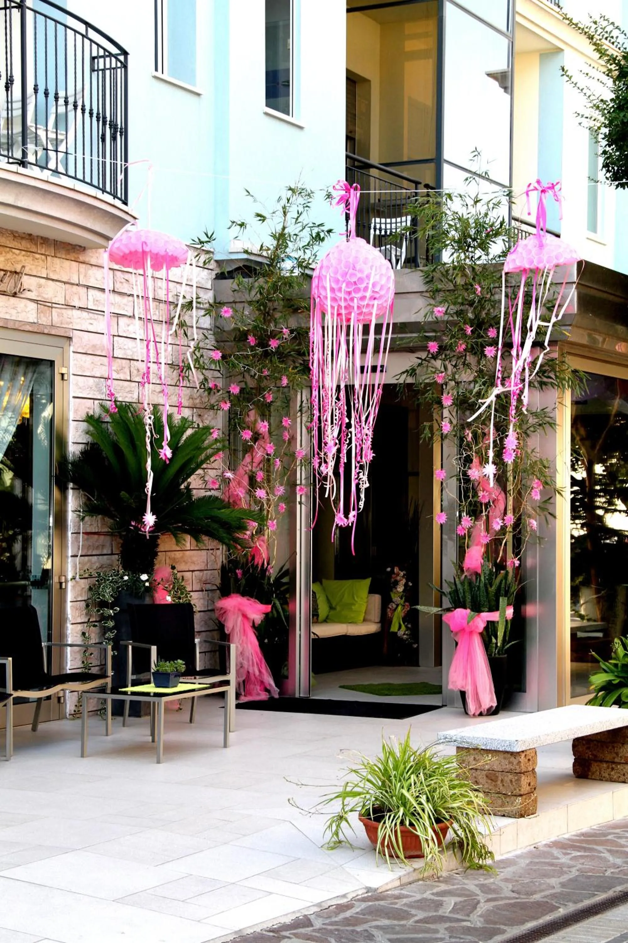 Facade/entrance in Hotel Capri